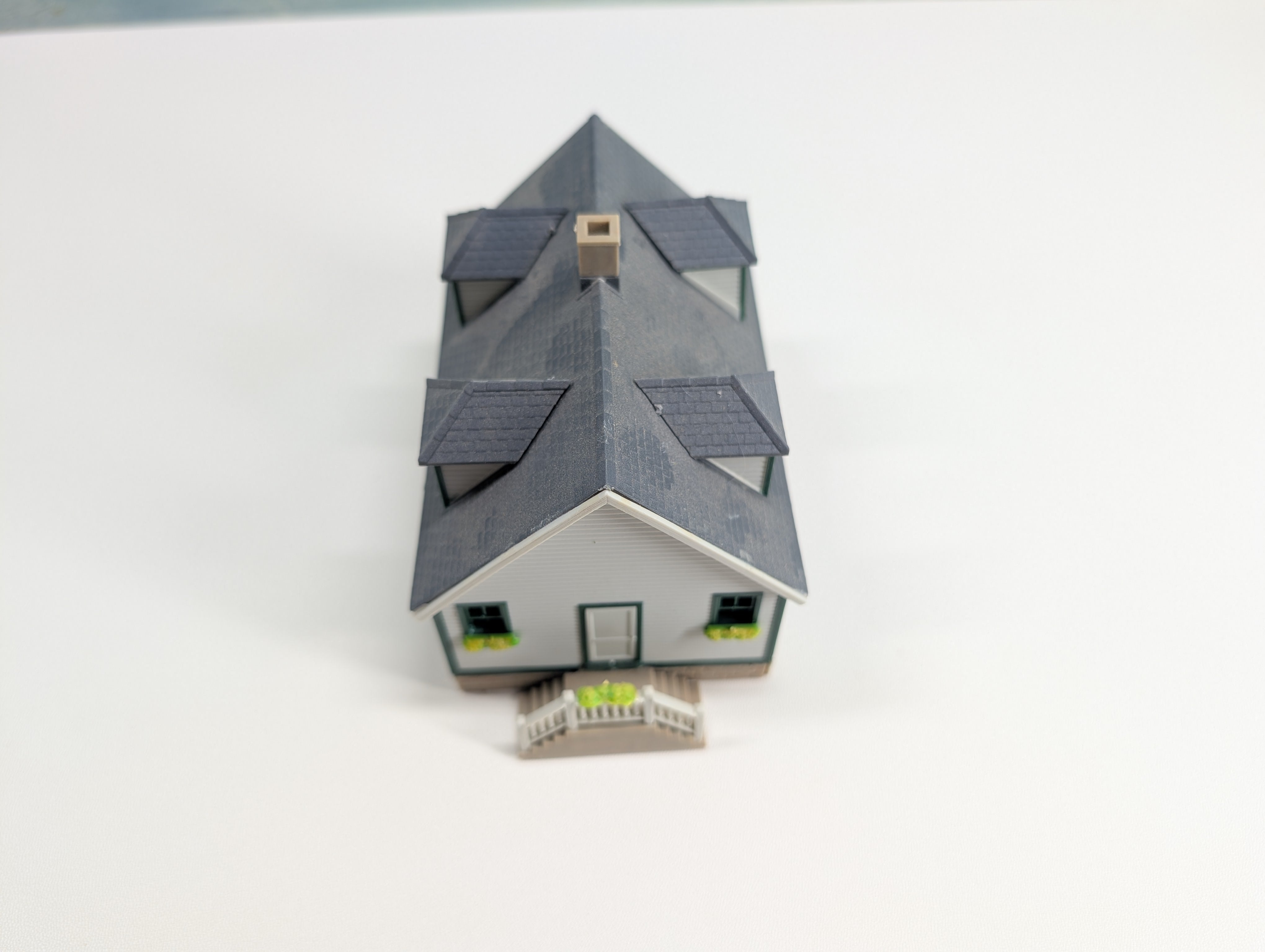 USED Kibri HO Scale Forest Cottage, White