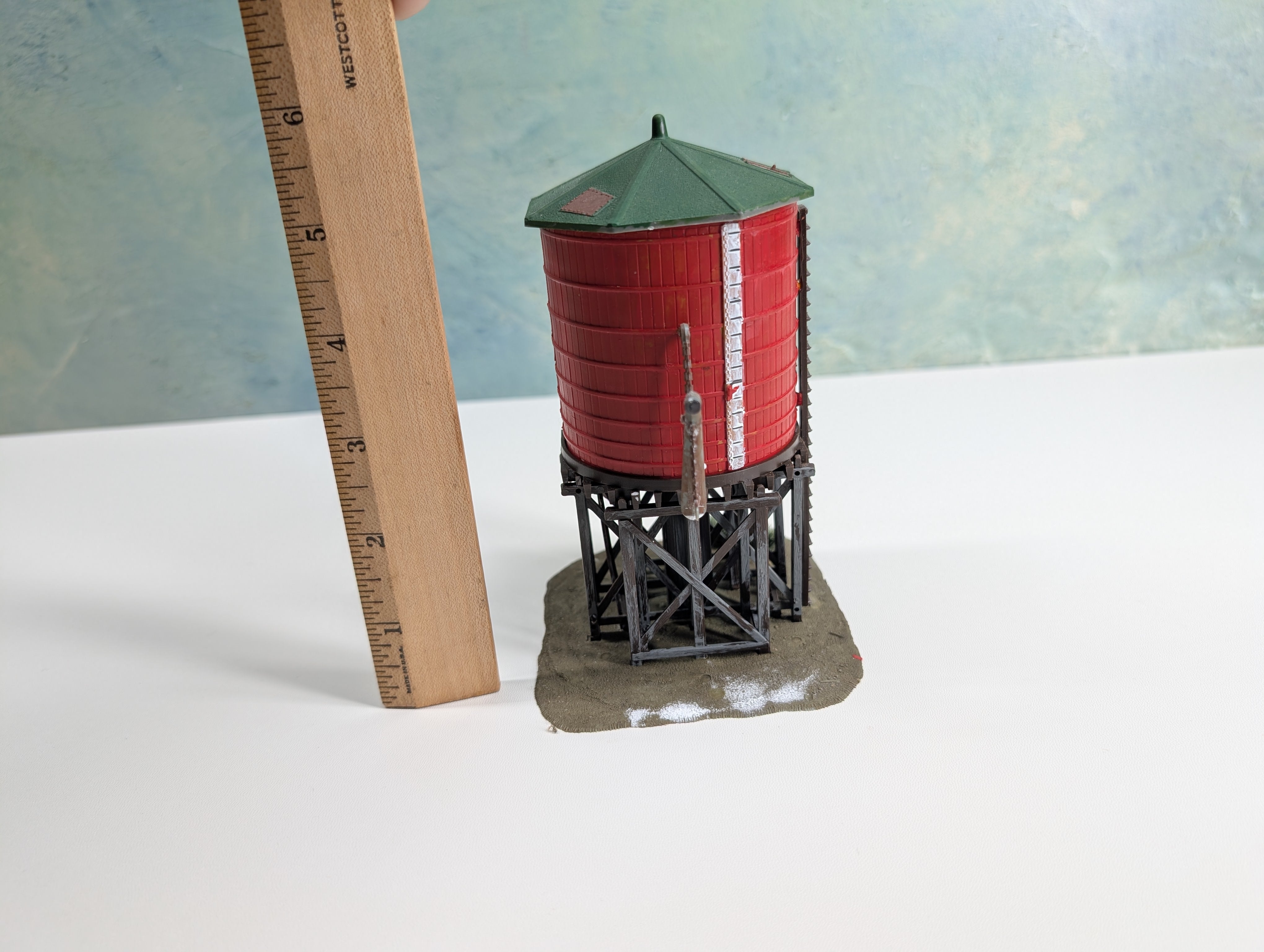 USED Tyco HO Scale Red Water Tower
