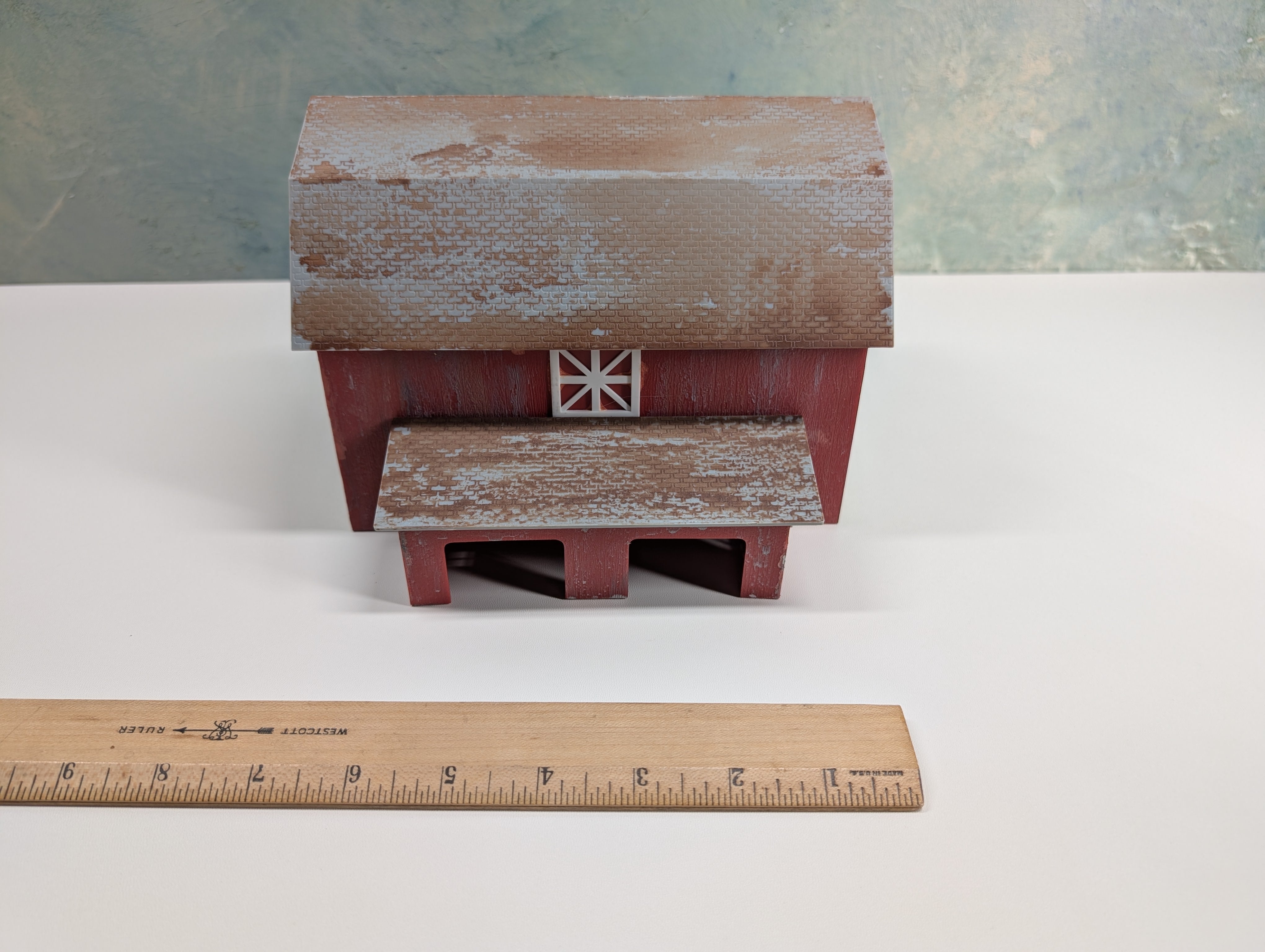 USED HO Scale Large Red Barn, Weathered