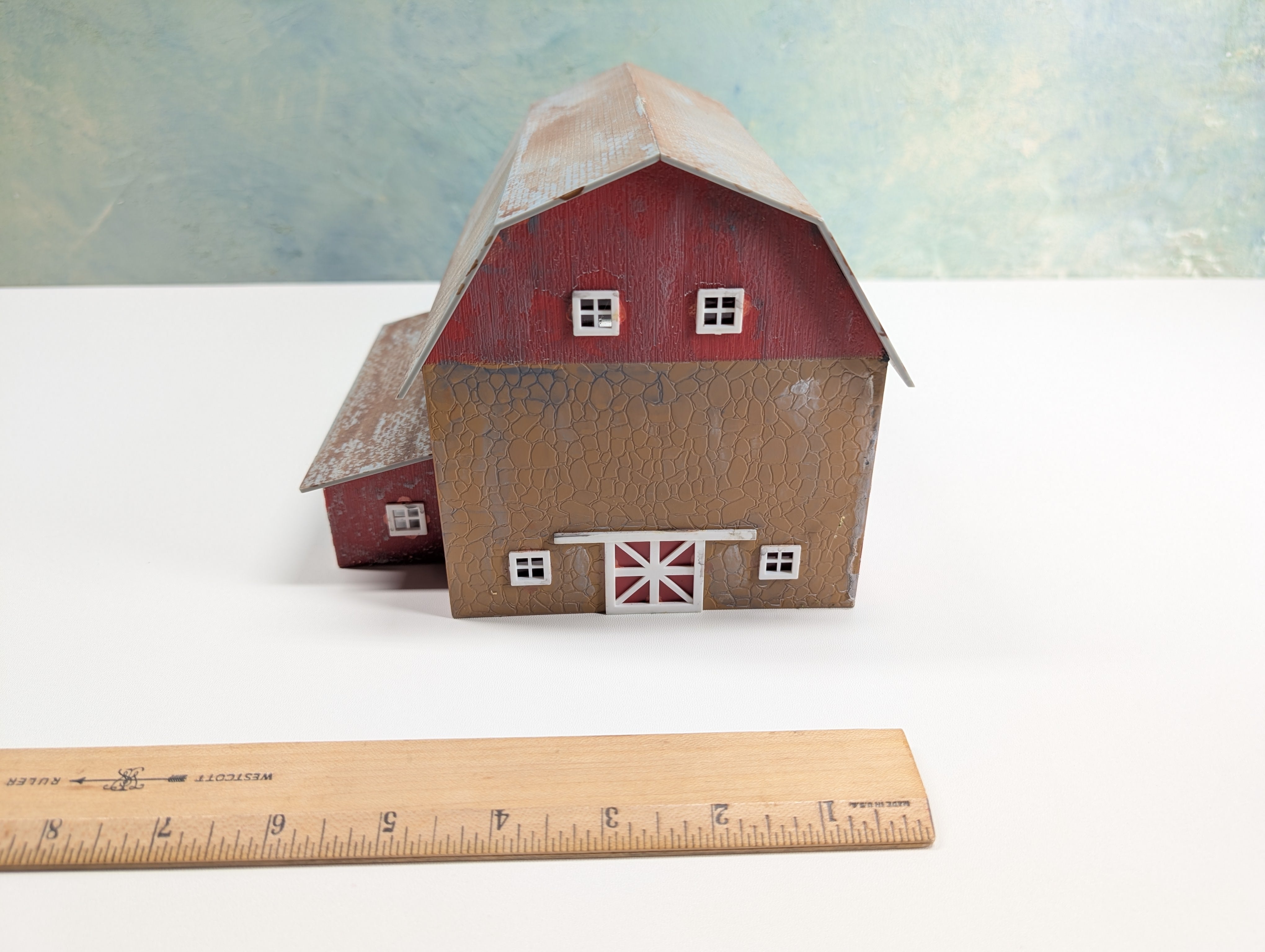 USED HO Scale Large Red Barn, Weathered