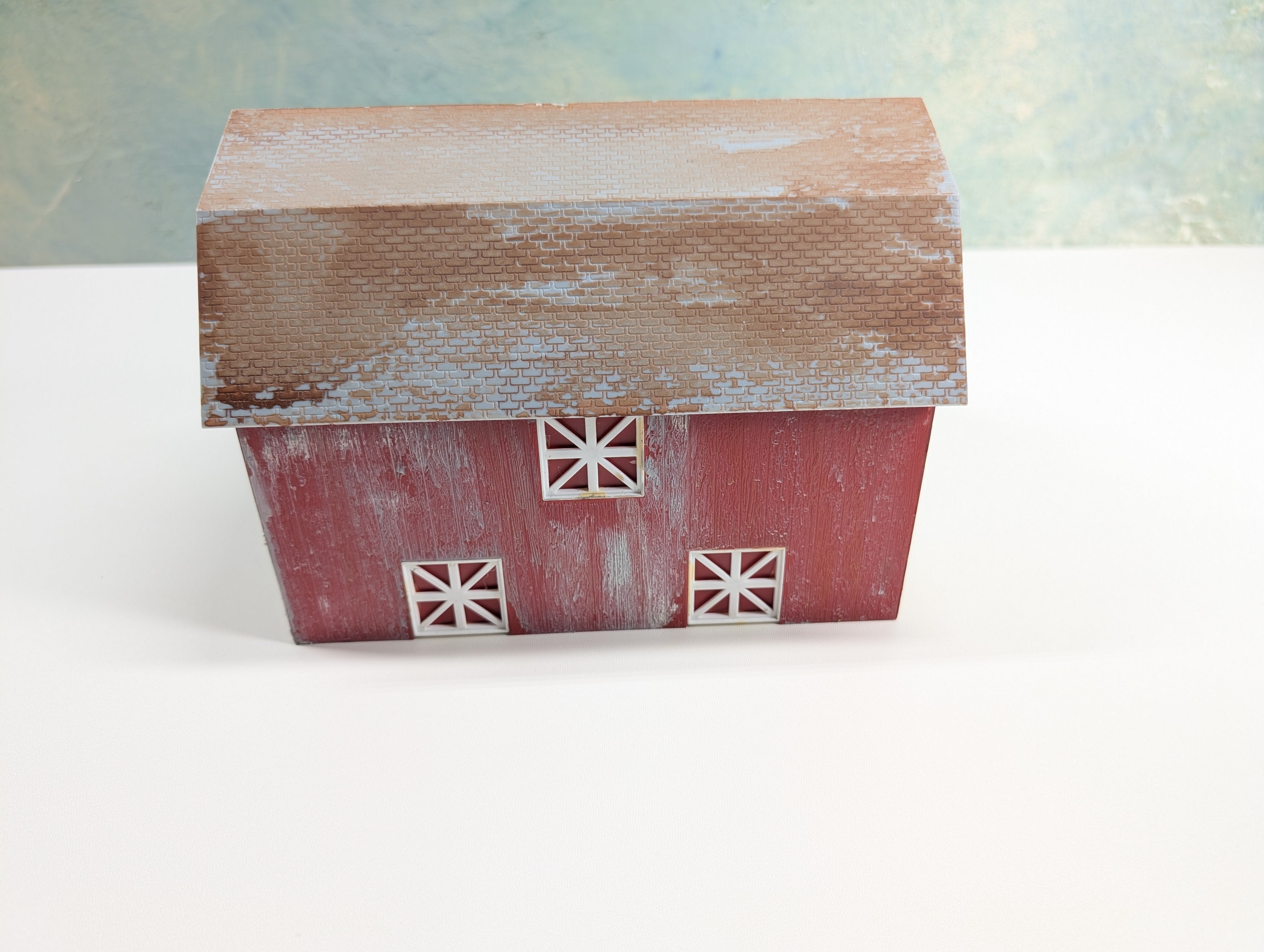 USED HO Scale Large Red Barn, Weathered