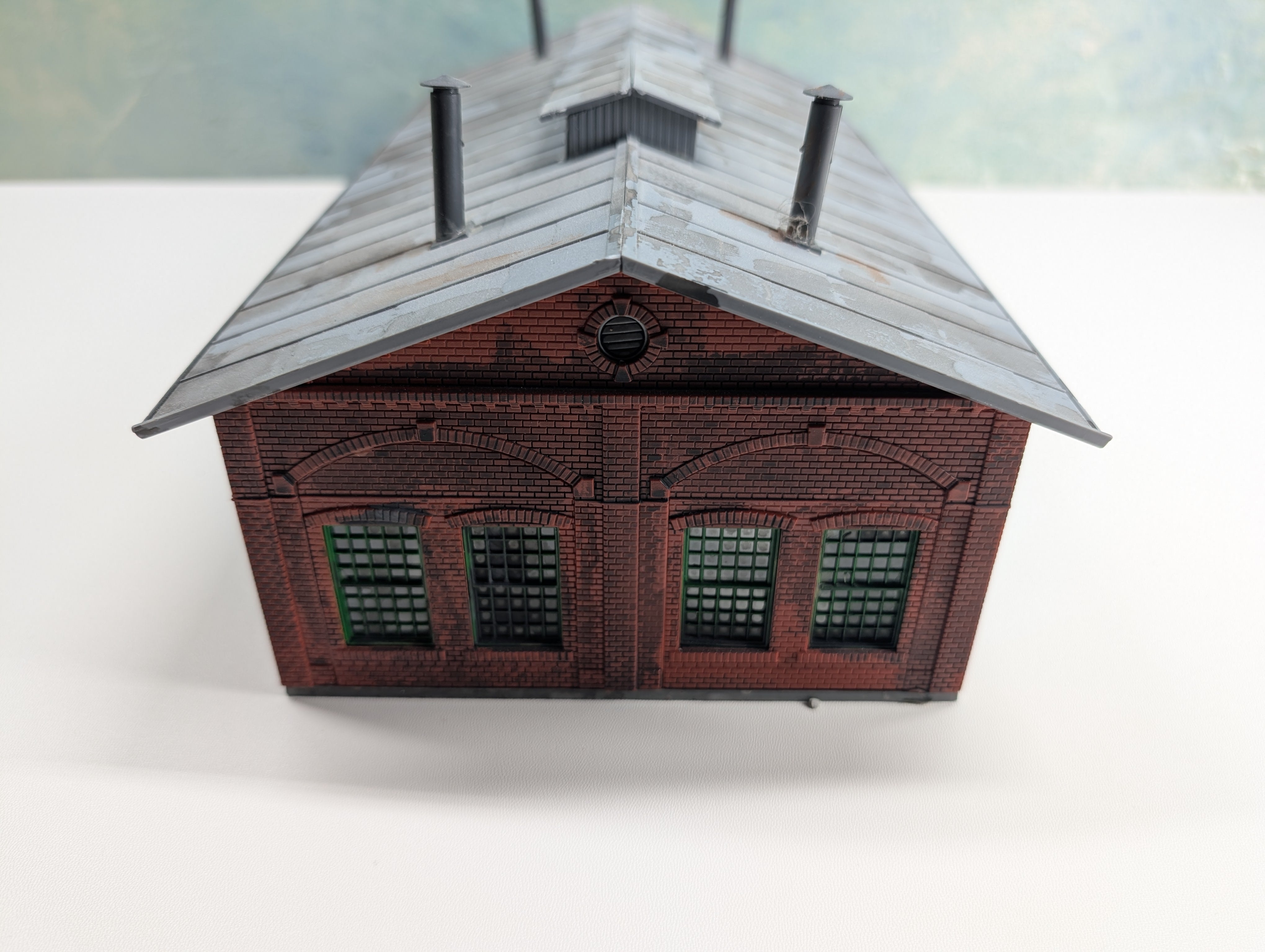 USED HO Scale 2 Stall Locomotive Shed, Weathered