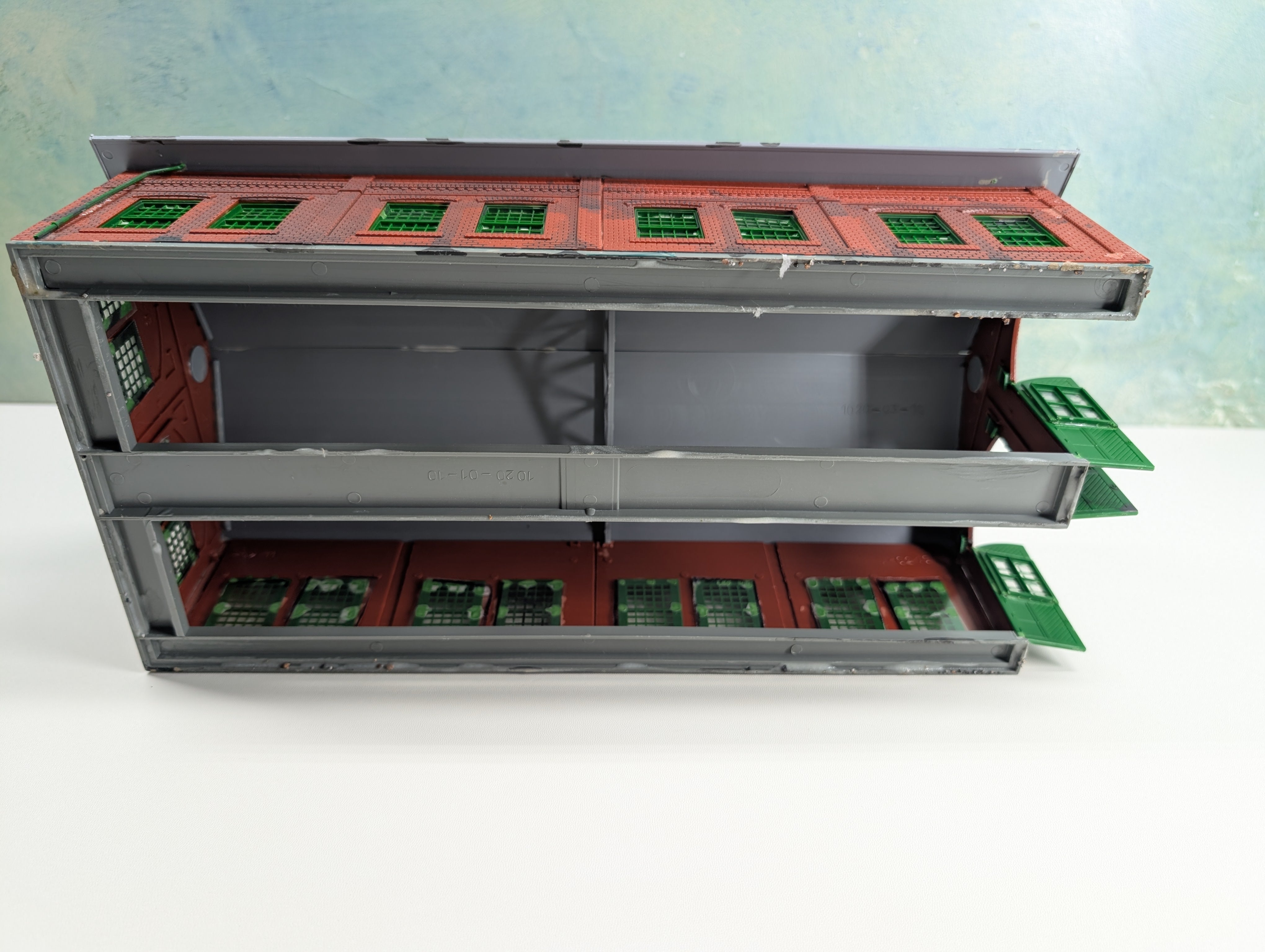 USED HO Scale 2 Stall Locomotive Shed, Weathered