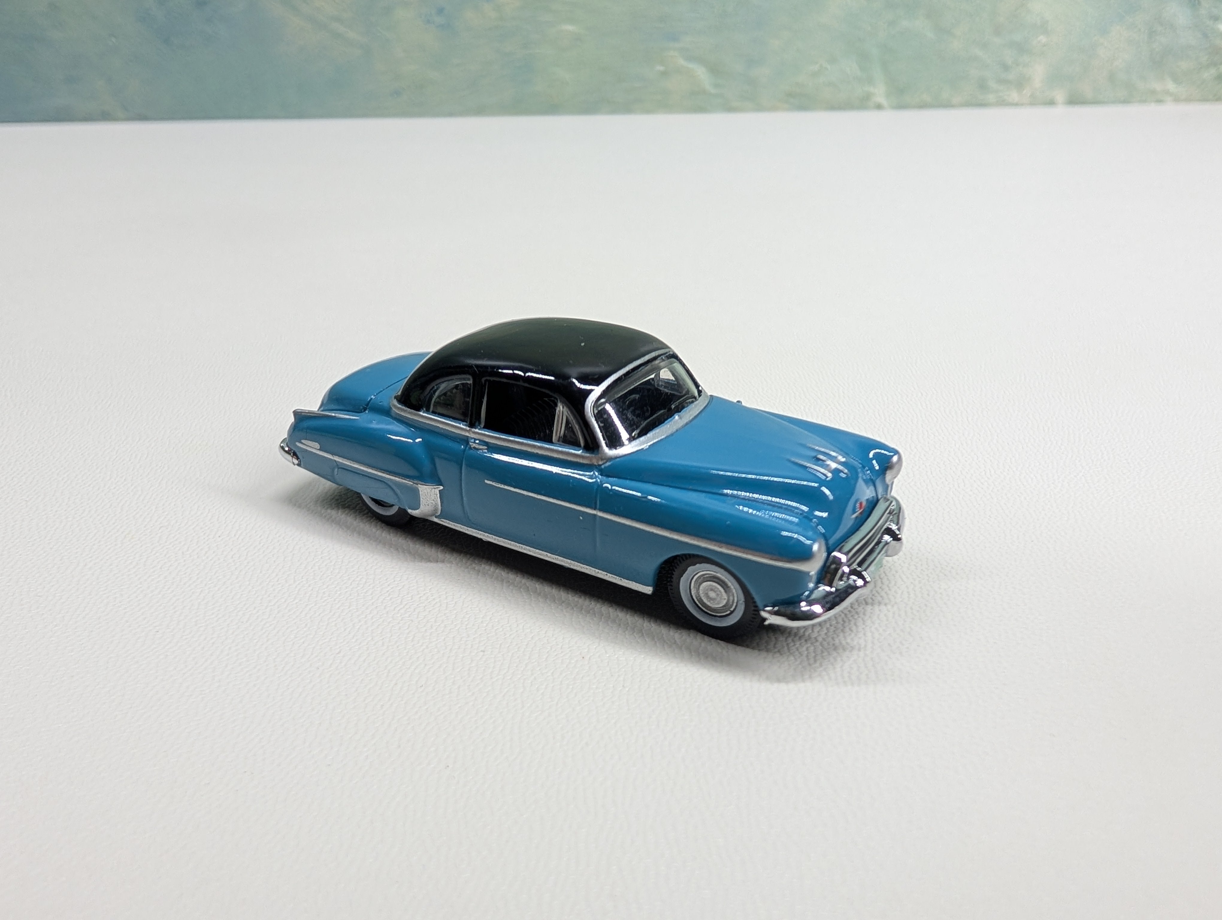 USED Oxford Diecast HO Scale 1950s GM Oldsmobile Rocket, Blue