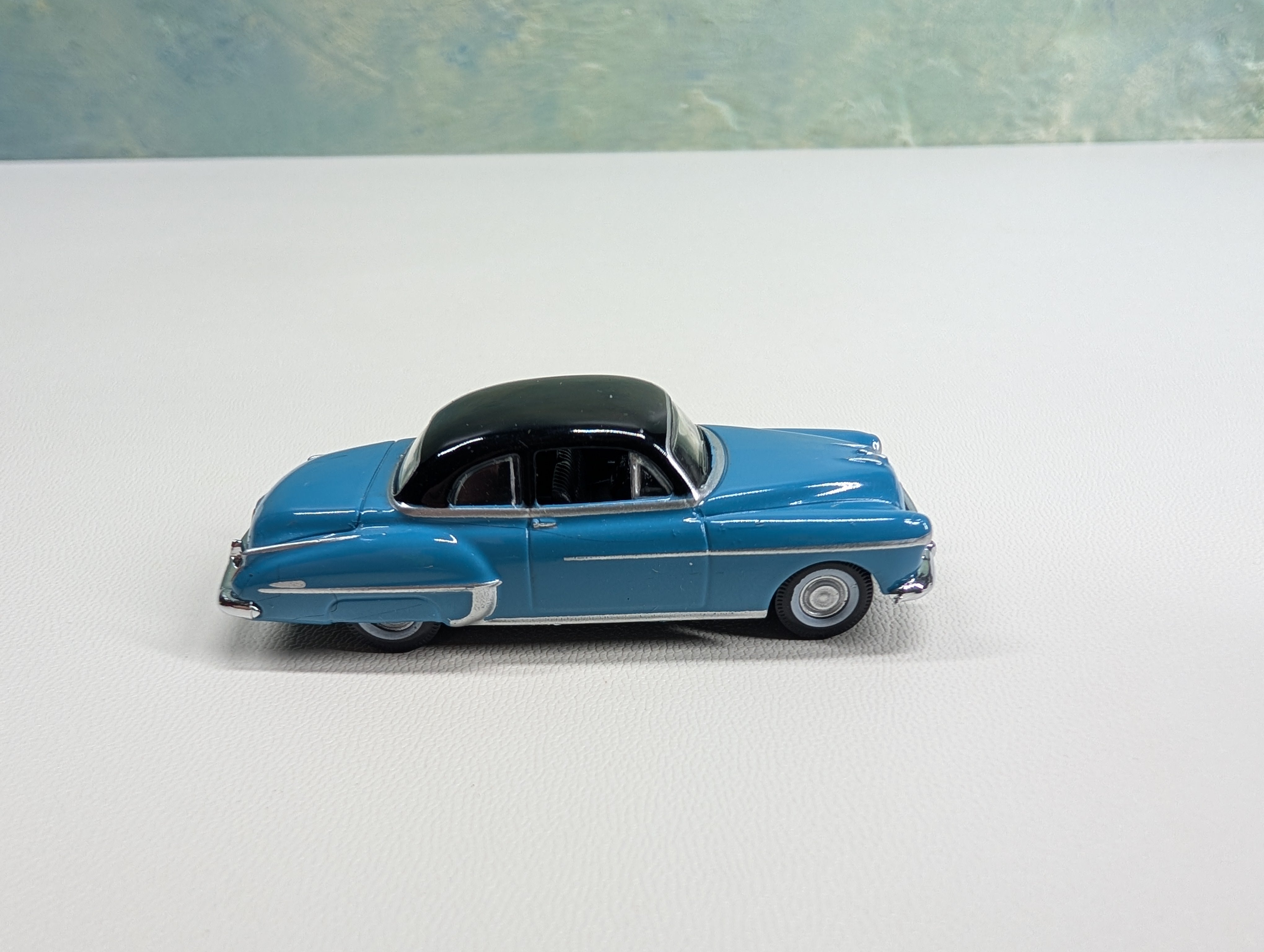 USED Oxford Diecast HO Scale 1950s GM Oldsmobile Rocket, Blue