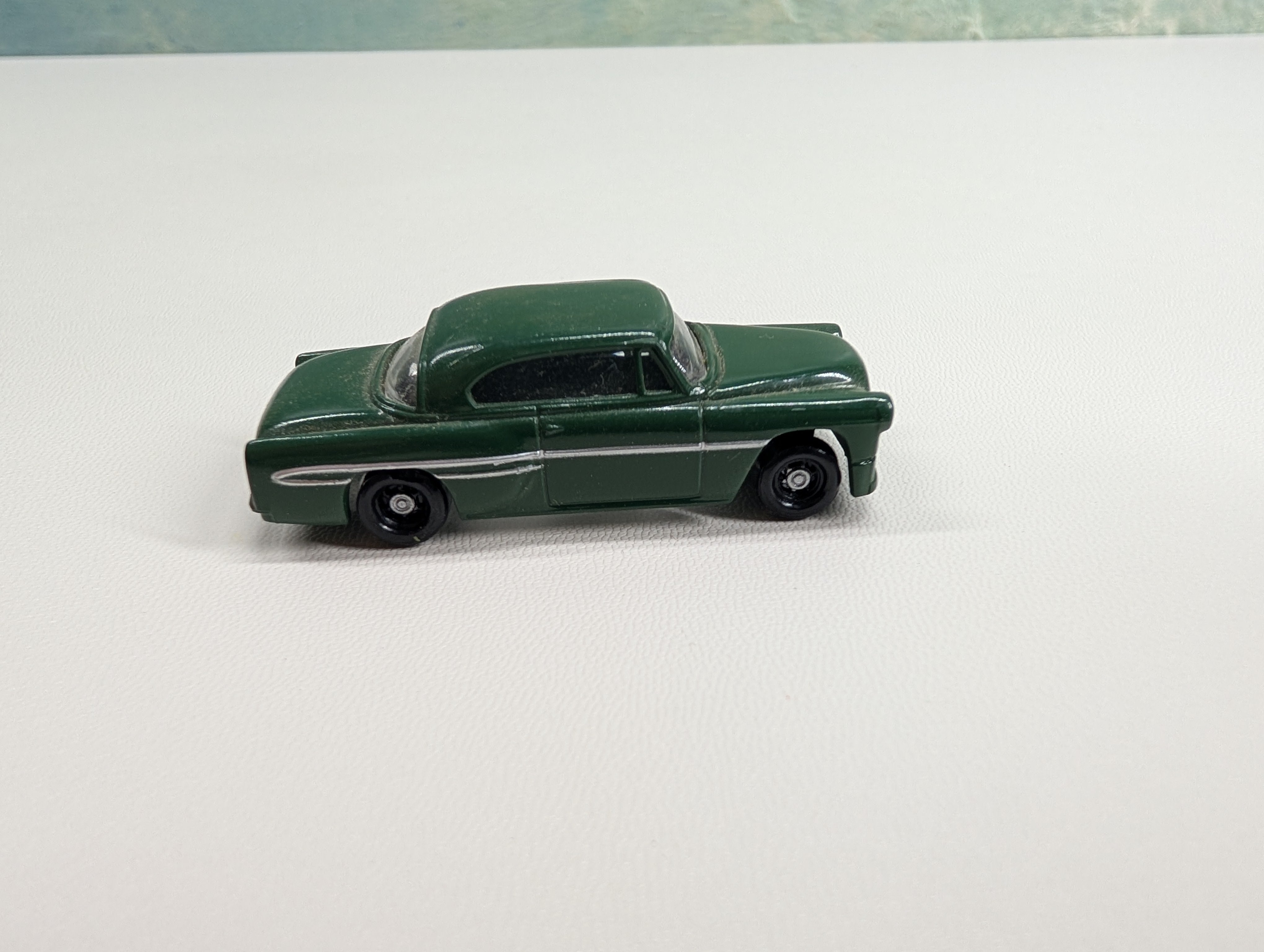 USED HO Scale Green 2 Door Car