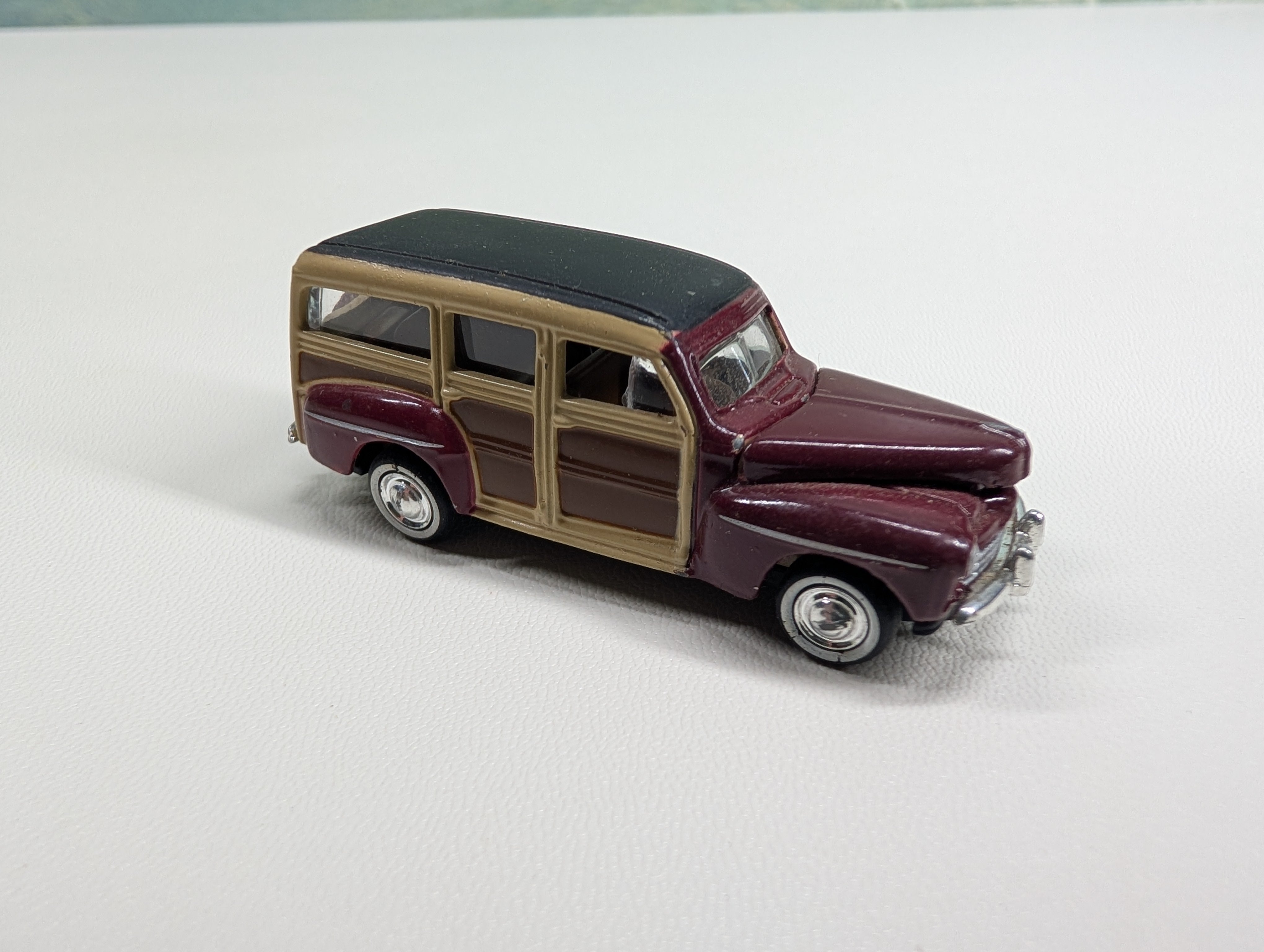 USED Classic Metal Works HO Scale 1948 Ford Woody Wagon Burgundy