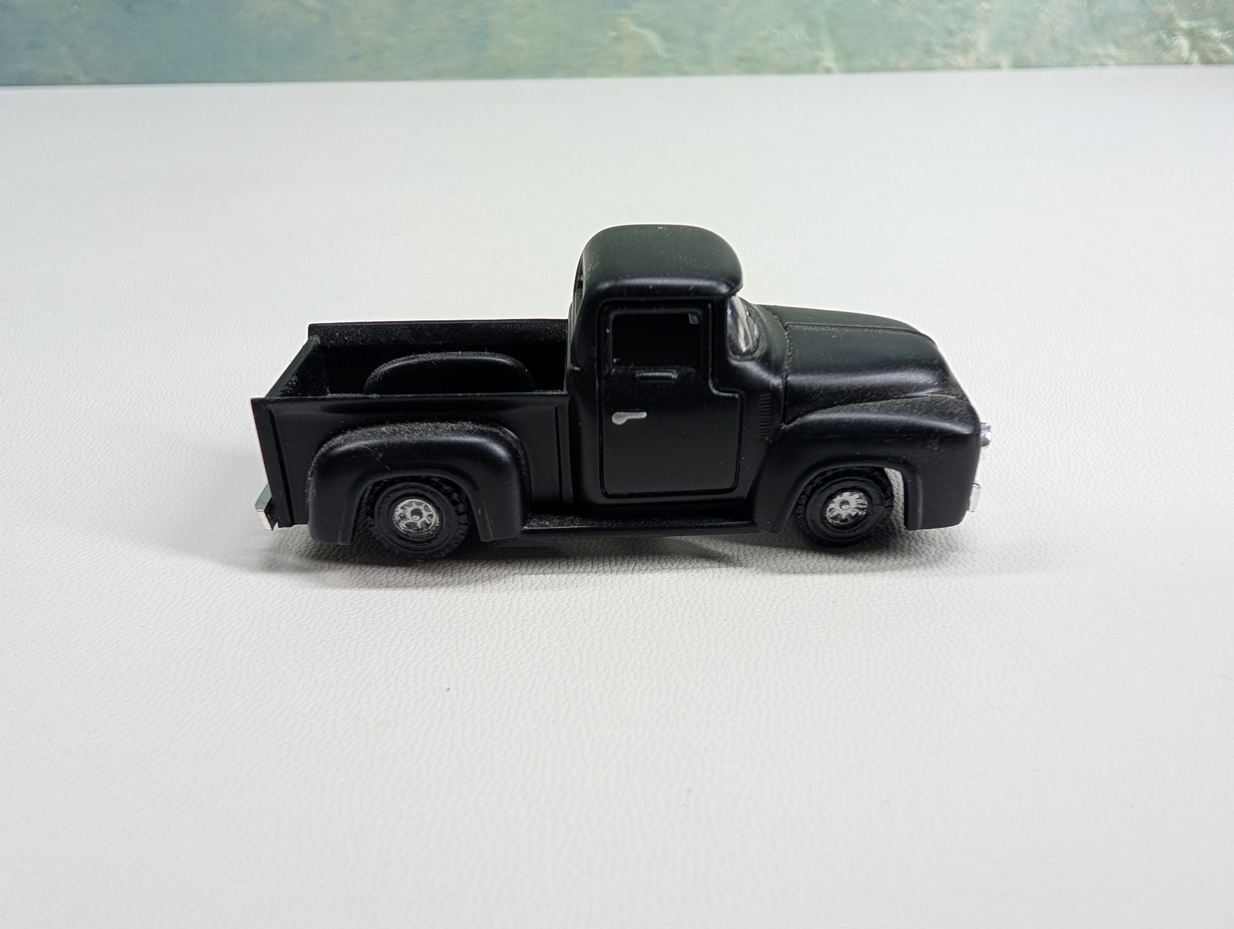 USED HO Scale Black Pick-Up Truck