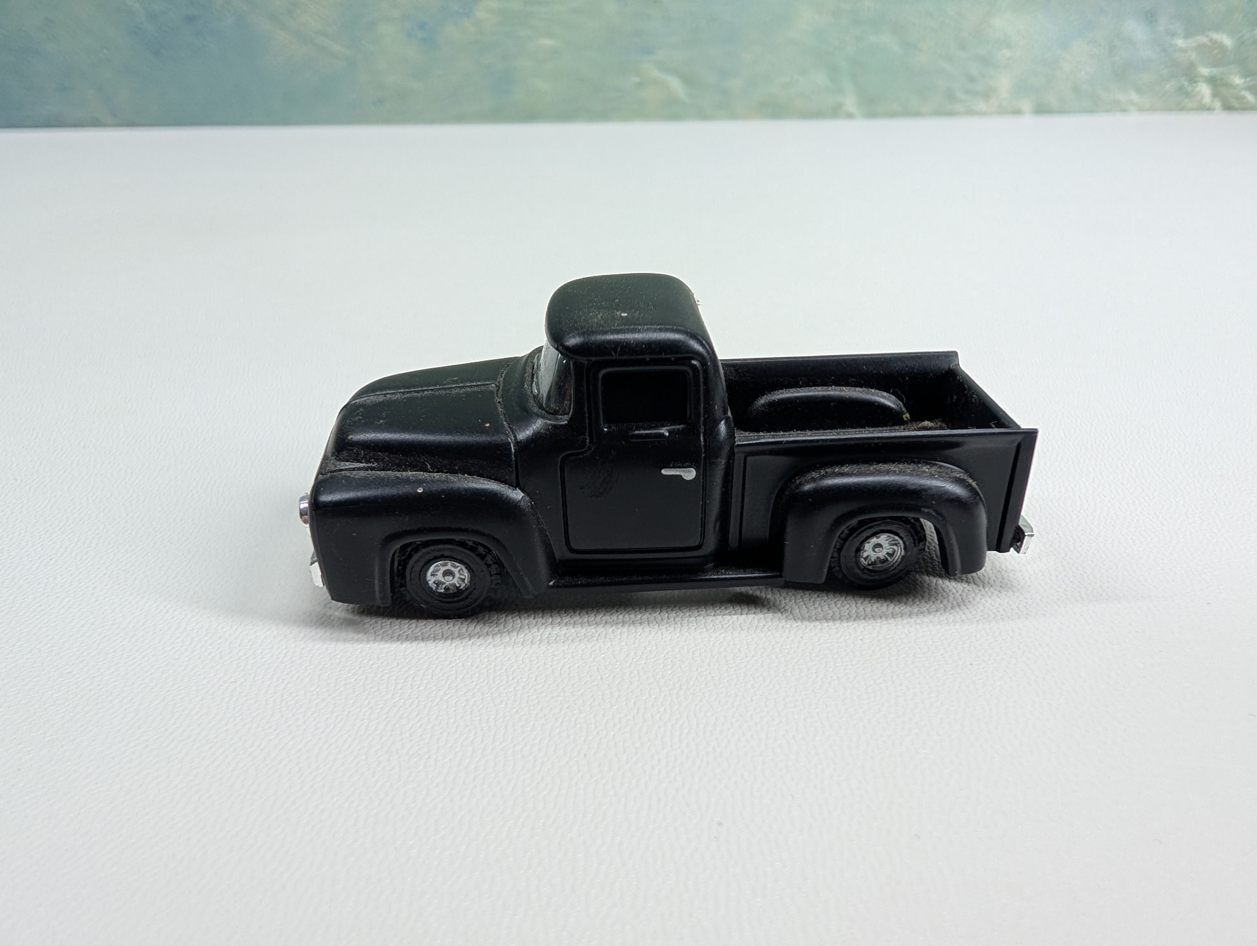 USED HO Scale Black Pick-Up Truck