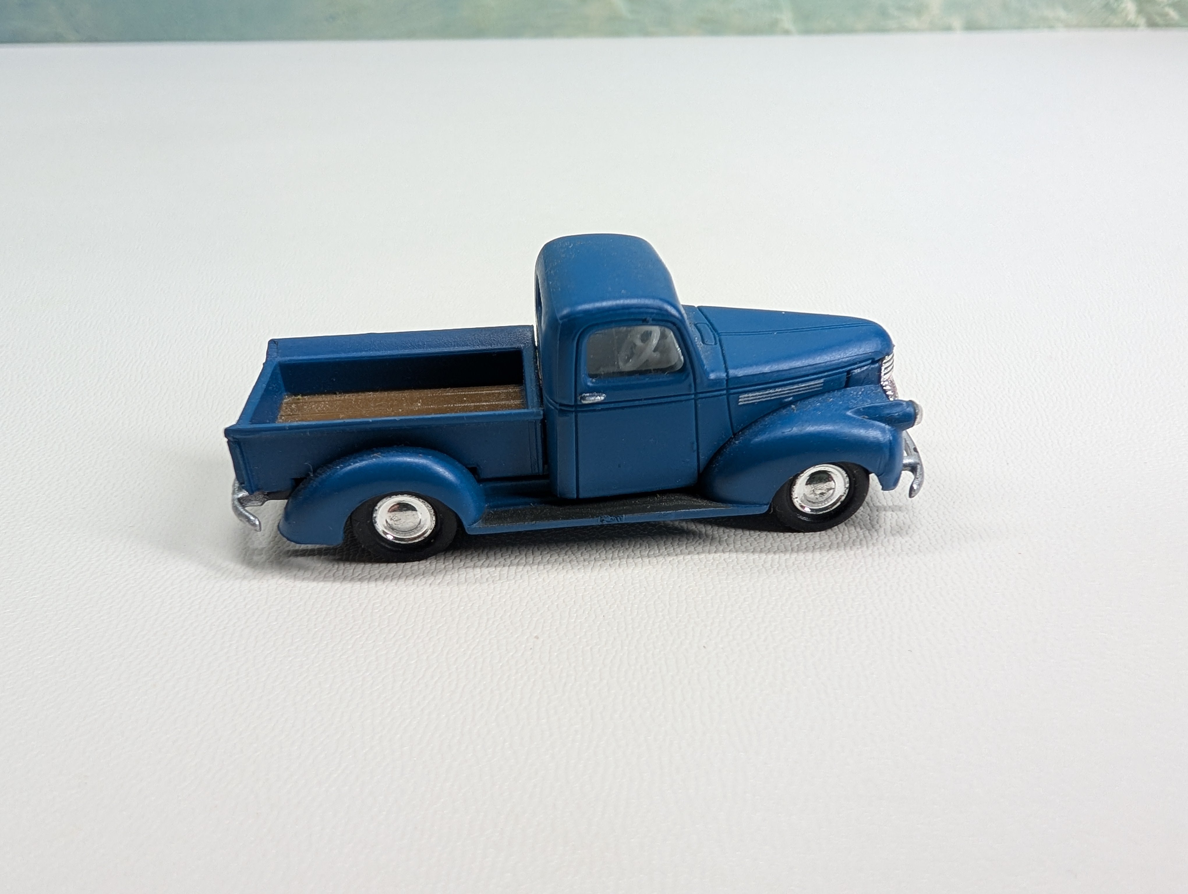 USED Classic Metal Works HO Scale GM Blue Pick-Up Truck