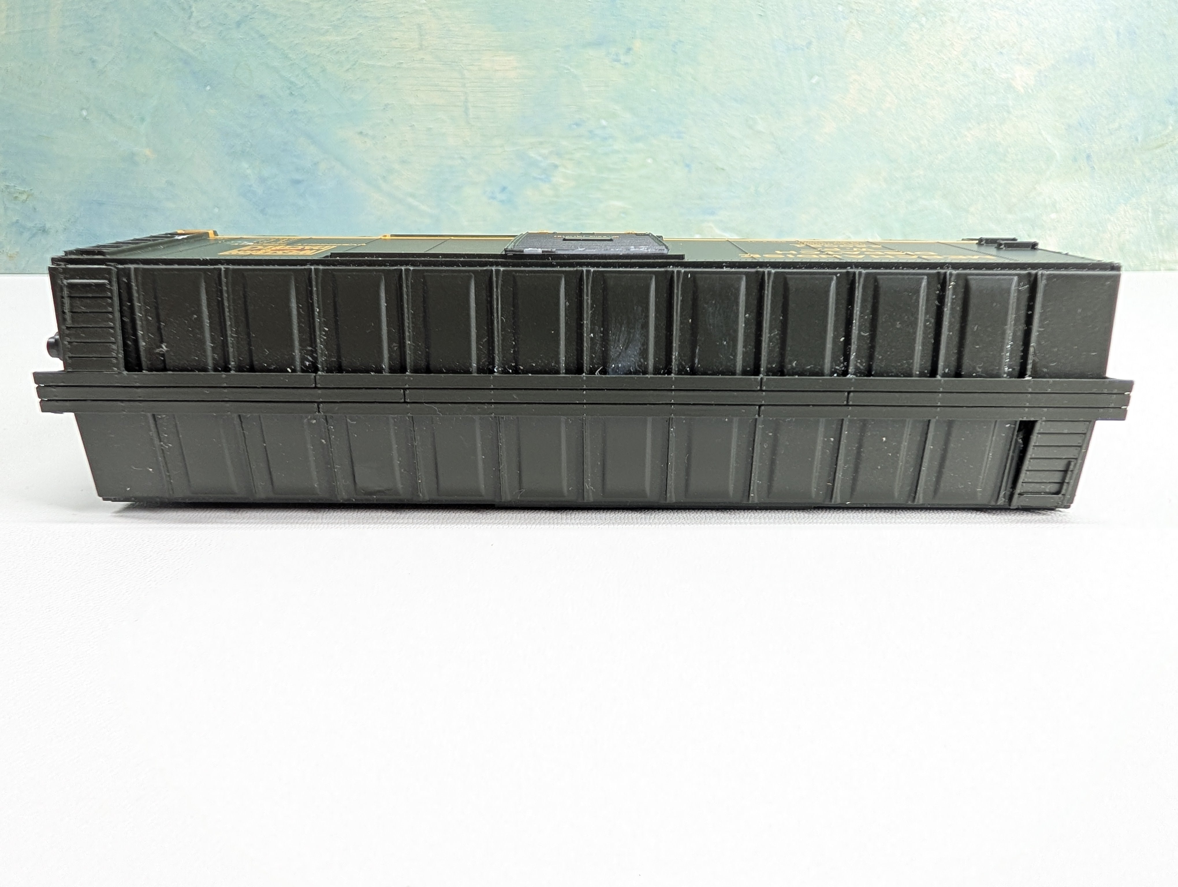 USED Atlas Trainman 20006261 HO Scale 1937 AAR 40' Box Car Western Pacific WP #220084 Metal Wheels