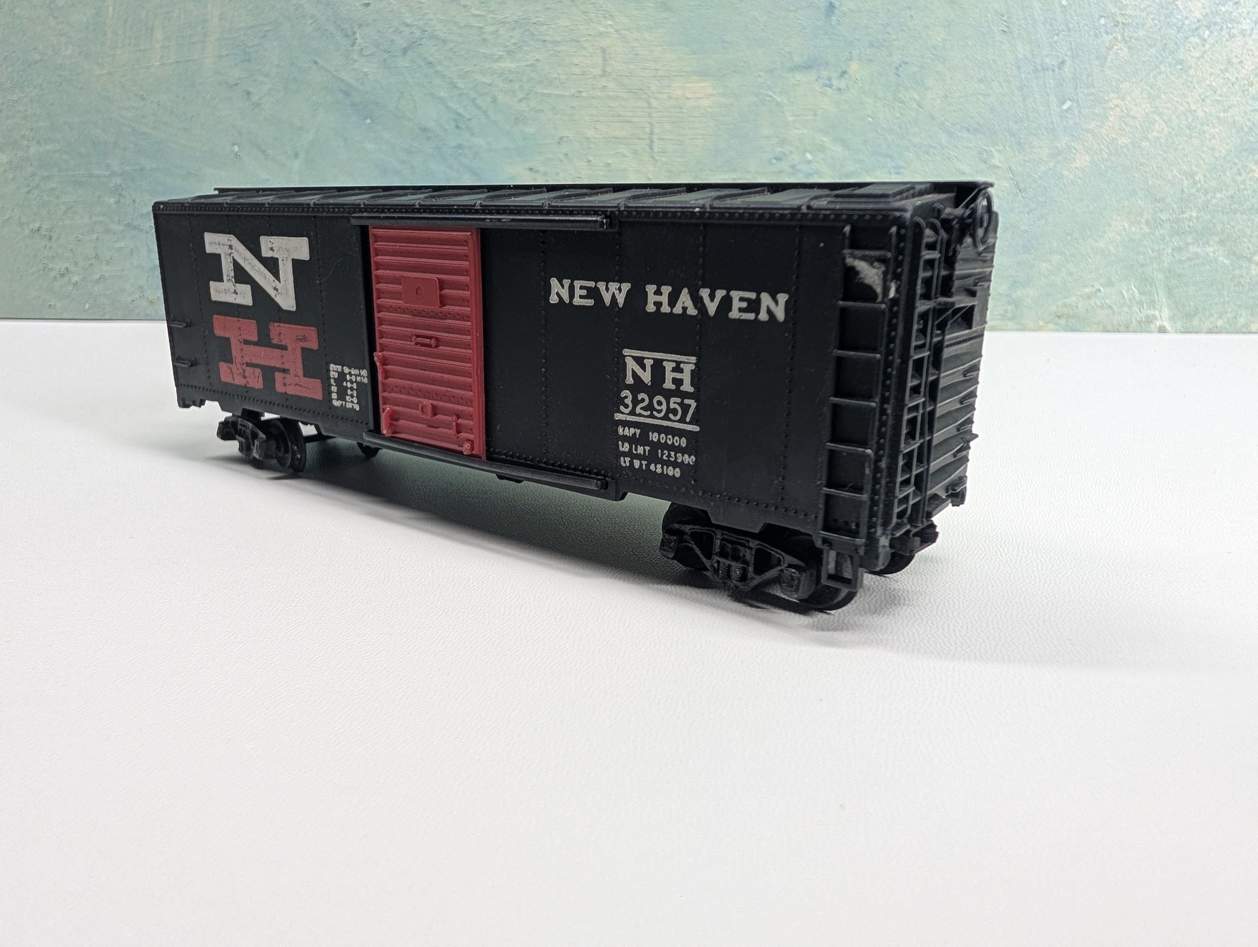 USED Mantua HO Scale 40' Box Car New Haven NH #32957