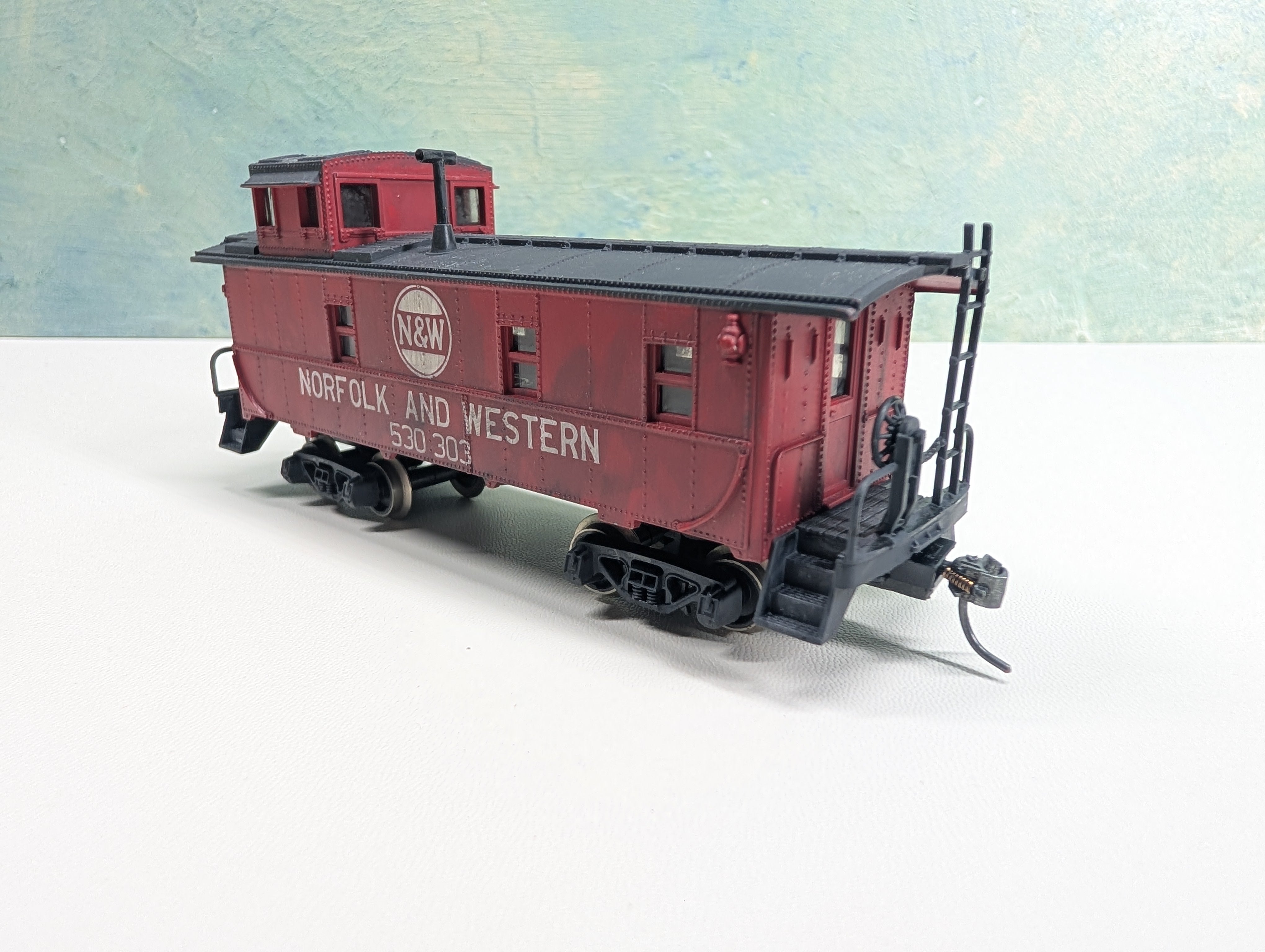 USED Rivarossi HO Scale Caboose Norfolk & Western N&W #530303 Metal Wheels