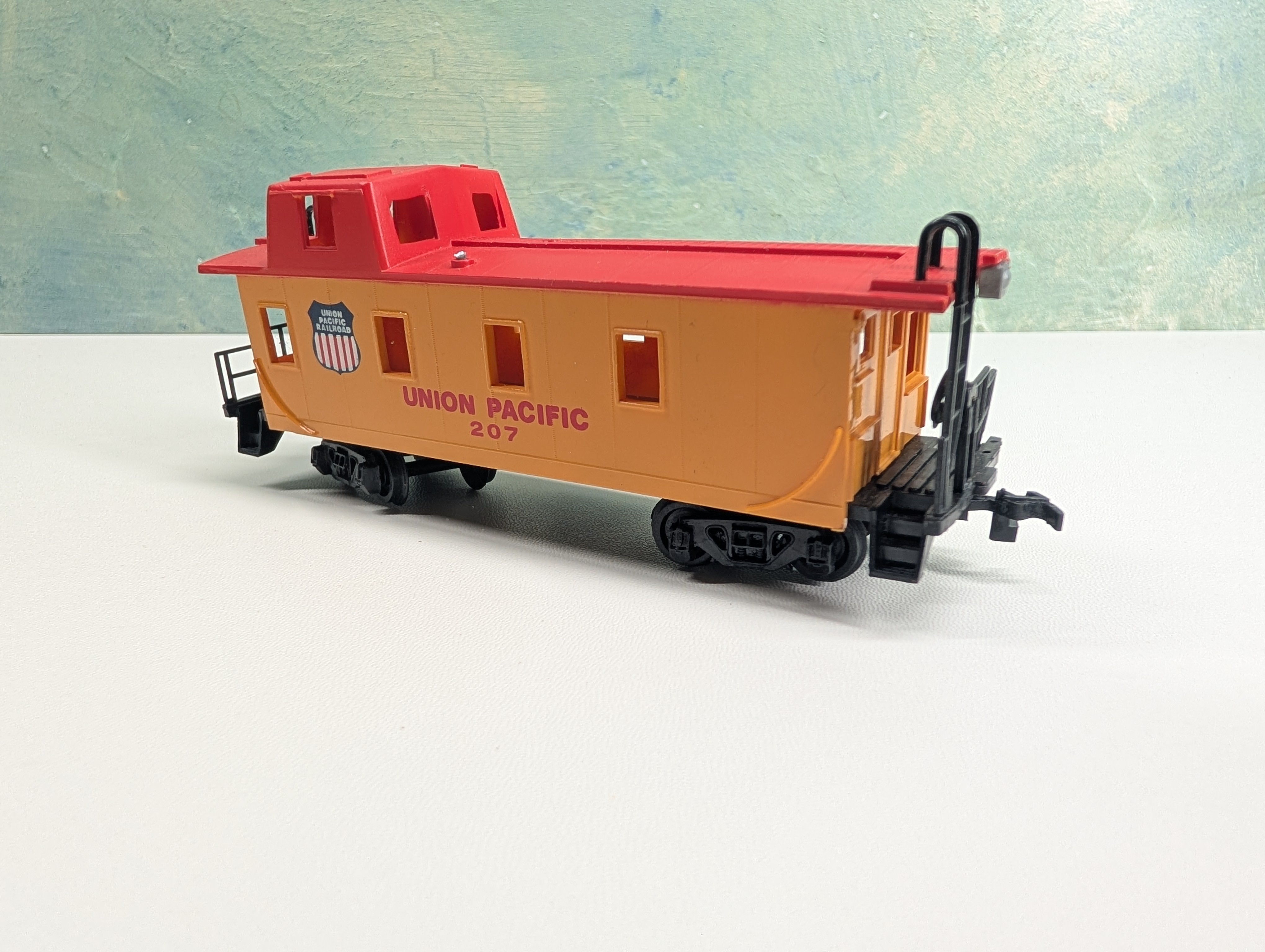 USED Bachmann HO Scale Caboose Union Pacific UP #207