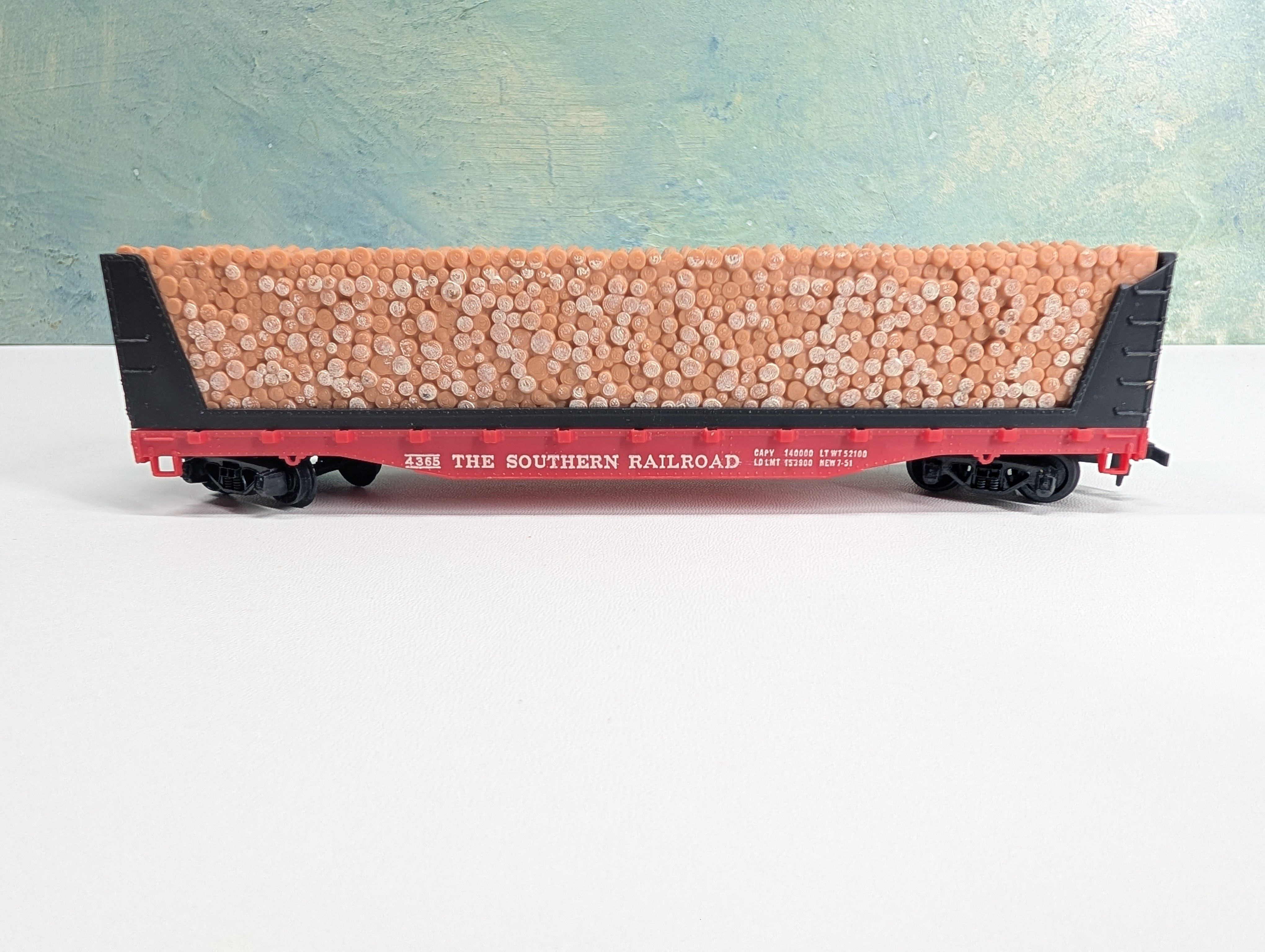 USED Tyco HO Scale 50' Bulkhead Flat Car w/ Pulpwood with Brake Wheel! Southern #4365