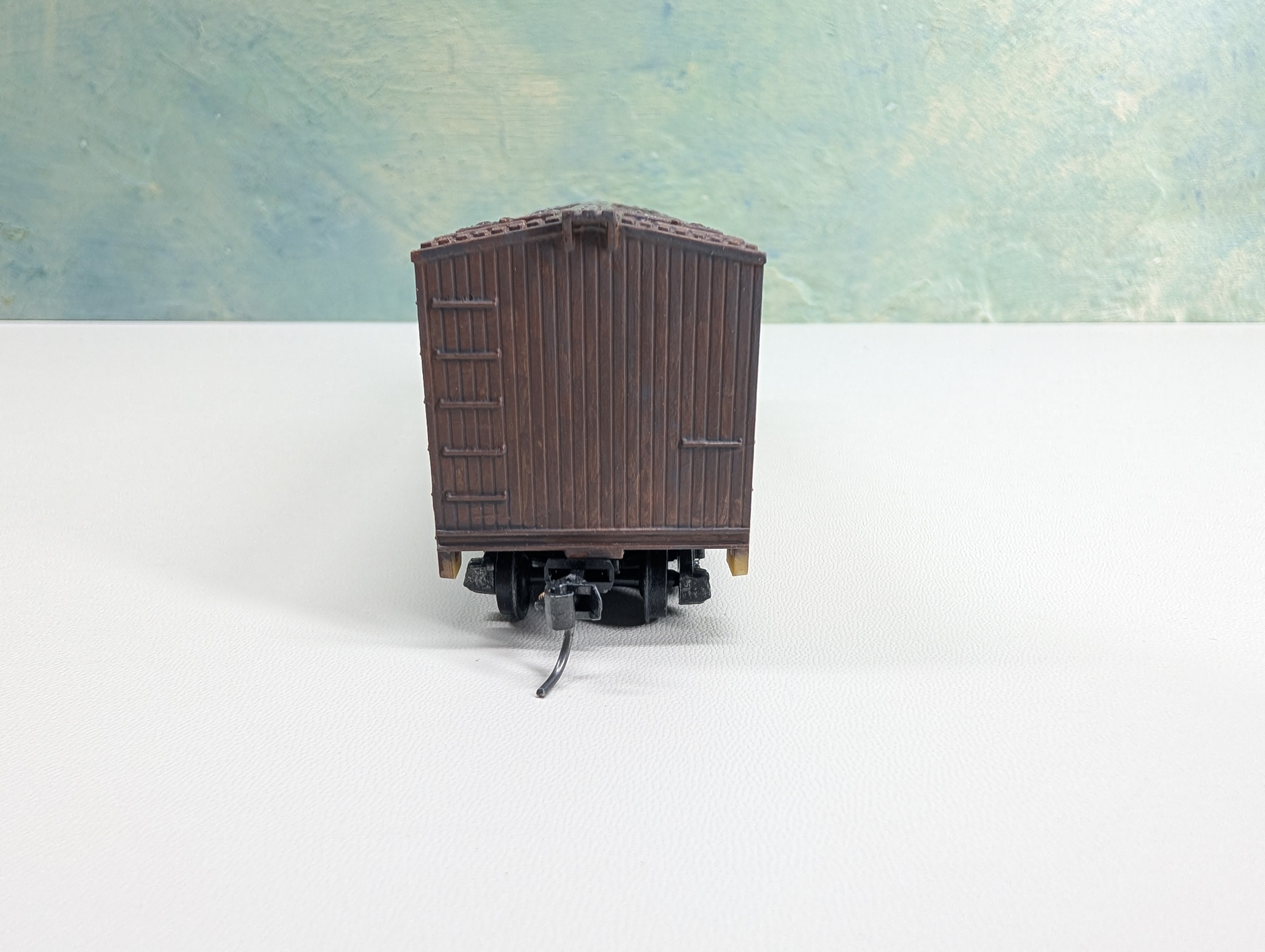 USED Life-Like HO Scale 38' Wooden Reefer Box Car Armour Refrigerator Line #37160 Weathered, Upgraded Trucks & Metal Wheels