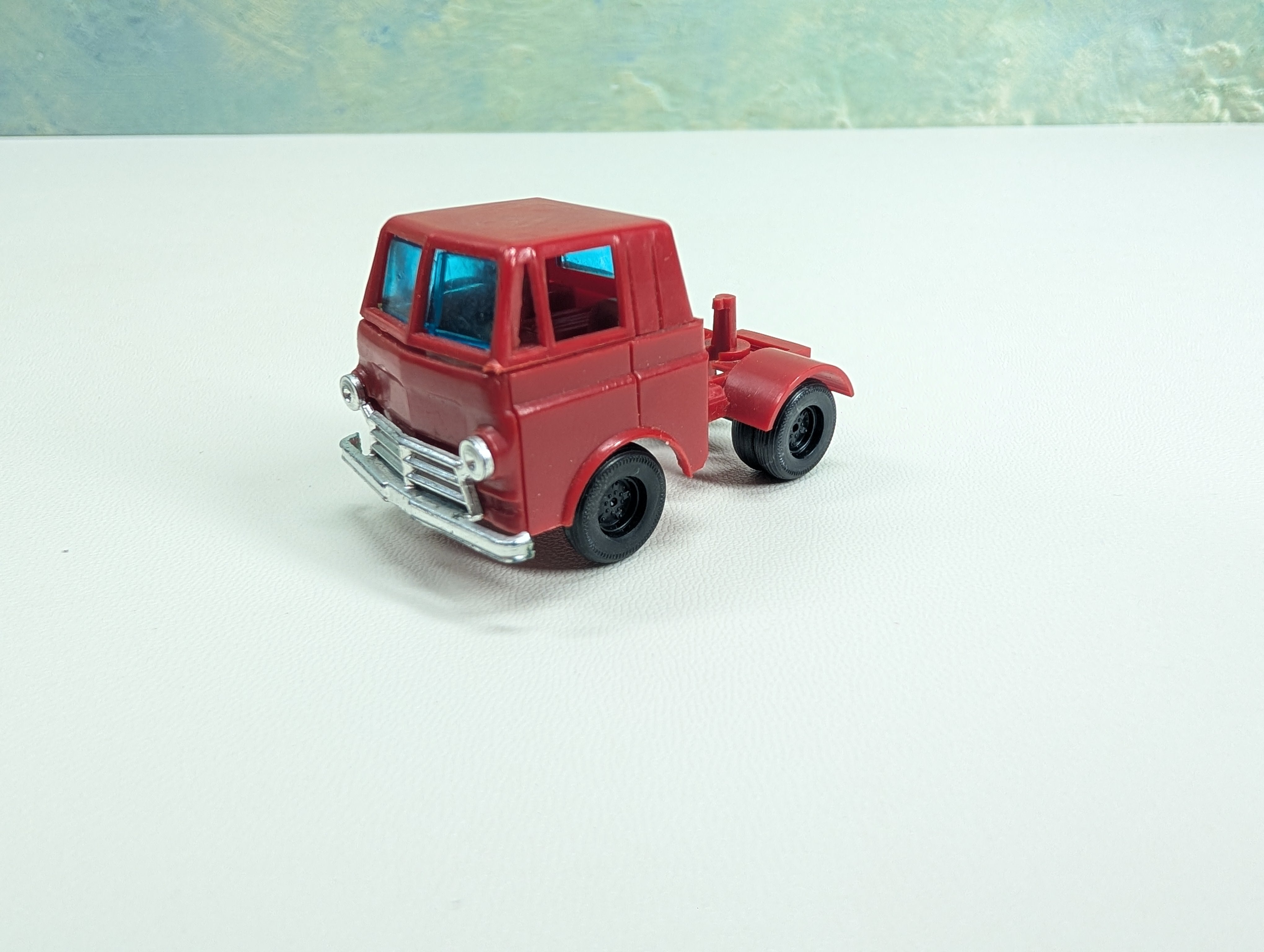 USED Tyco HO Scale Red Tractor Truck
