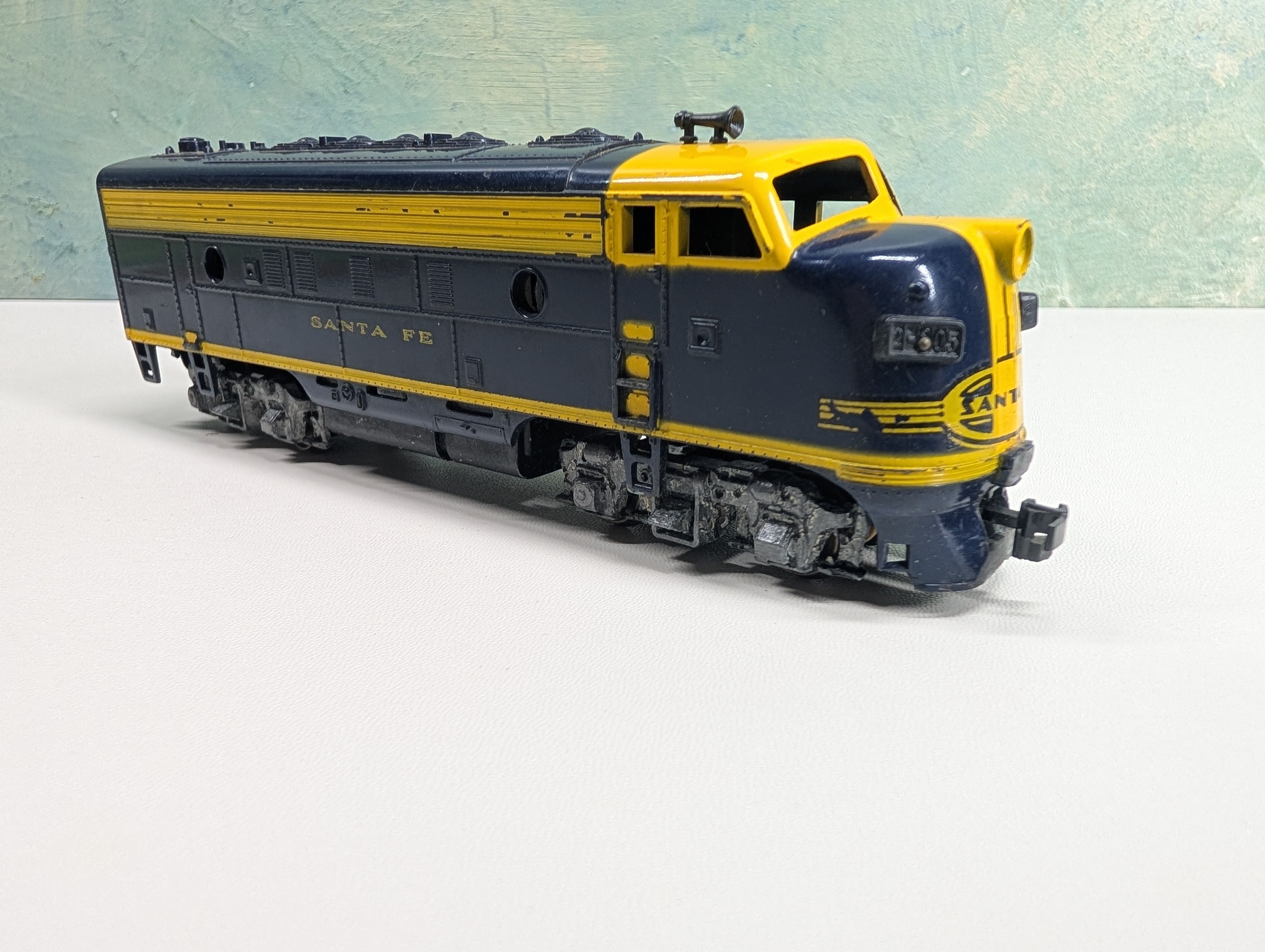 USED Athearn HO Scale Rubber Band Driver Diesel Locomotive Santa Fe ATSF Parts/Repairs DC