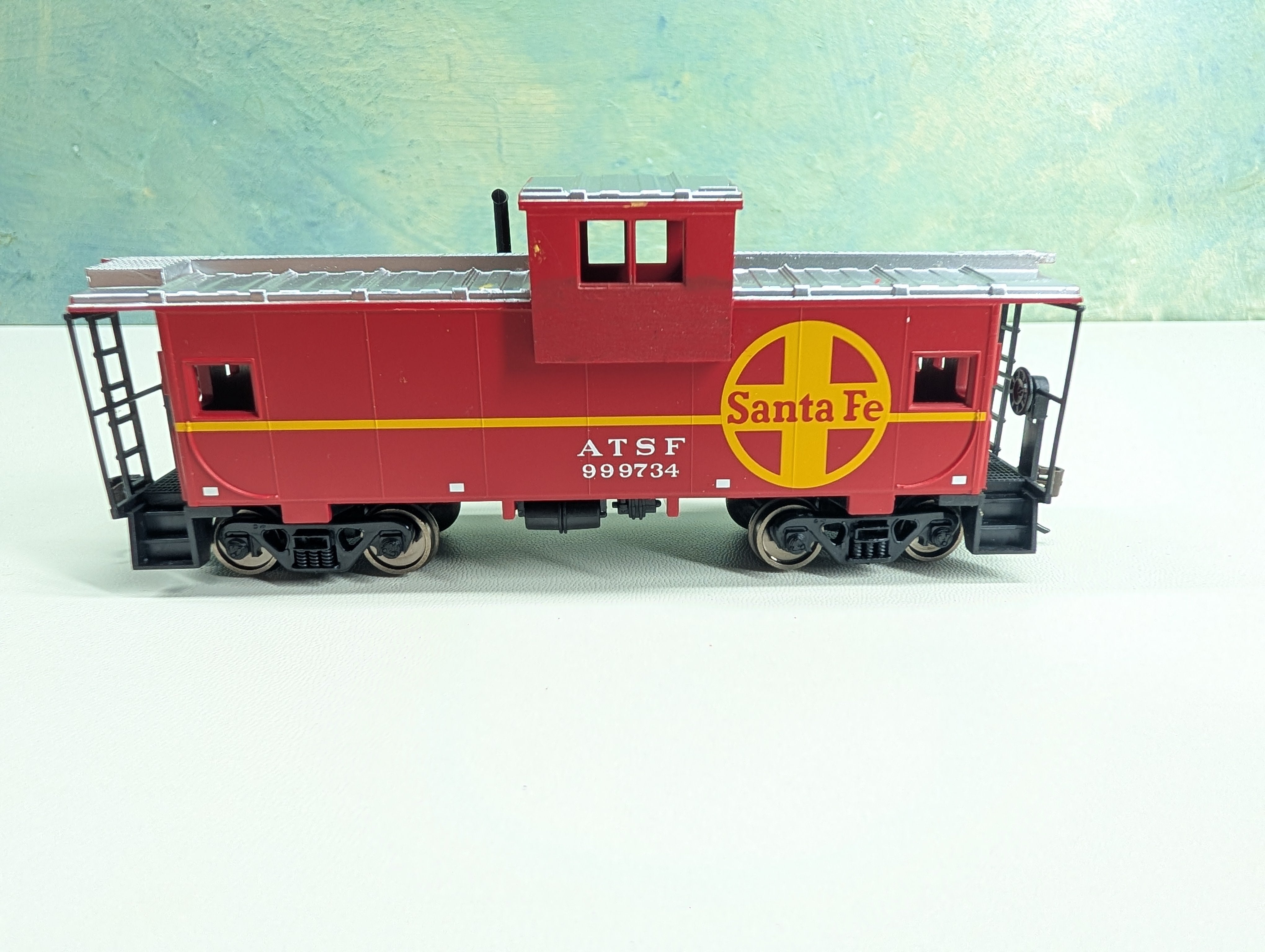 USED Walthers Trainline 931-1503 HO Scale Caboose Santa Fe ATSF #999734 Metal Wheels
