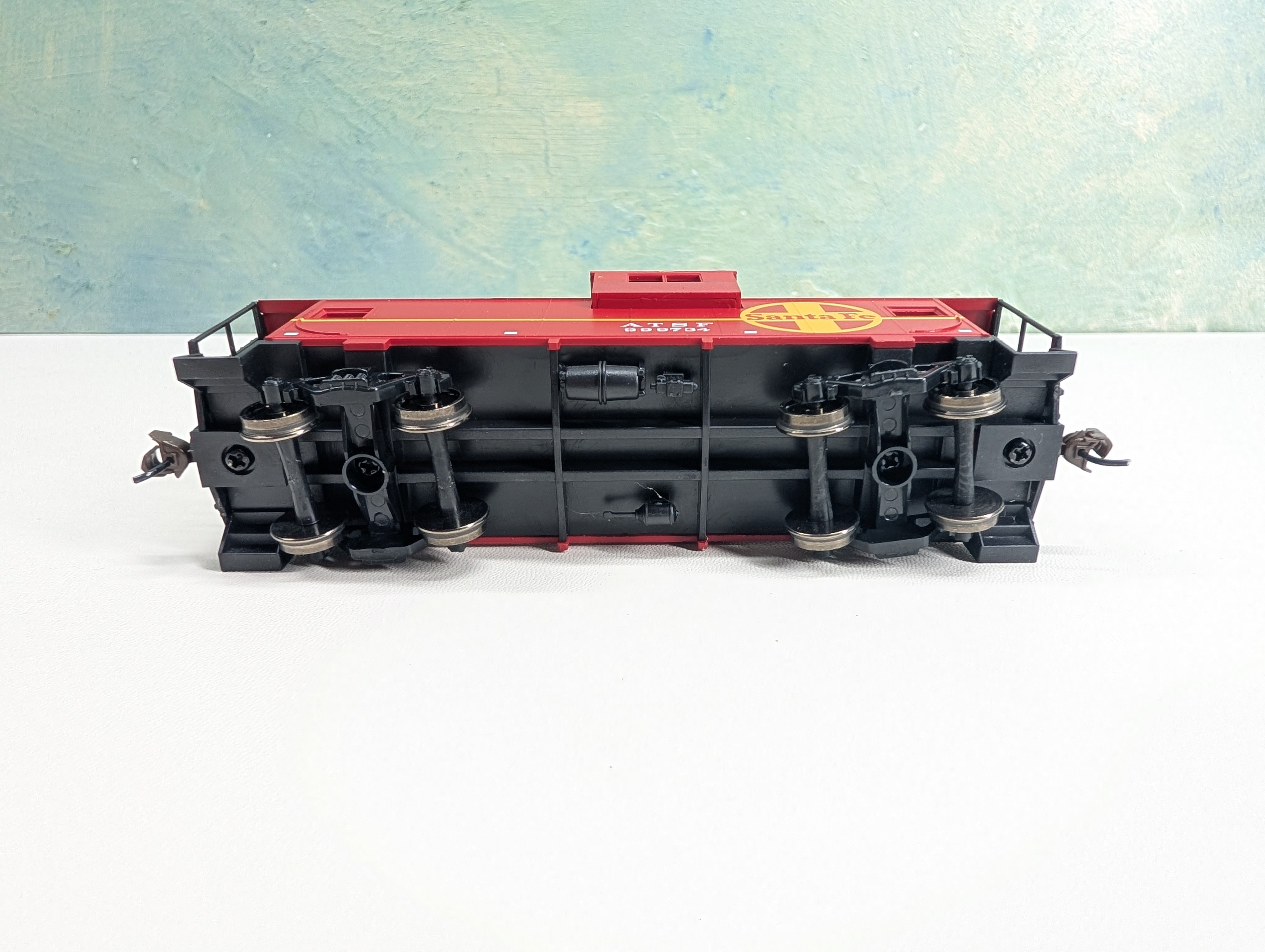 USED Walthers Trainline 931-1503 HO Scale Caboose Santa Fe ATSF #999734 Metal Wheels