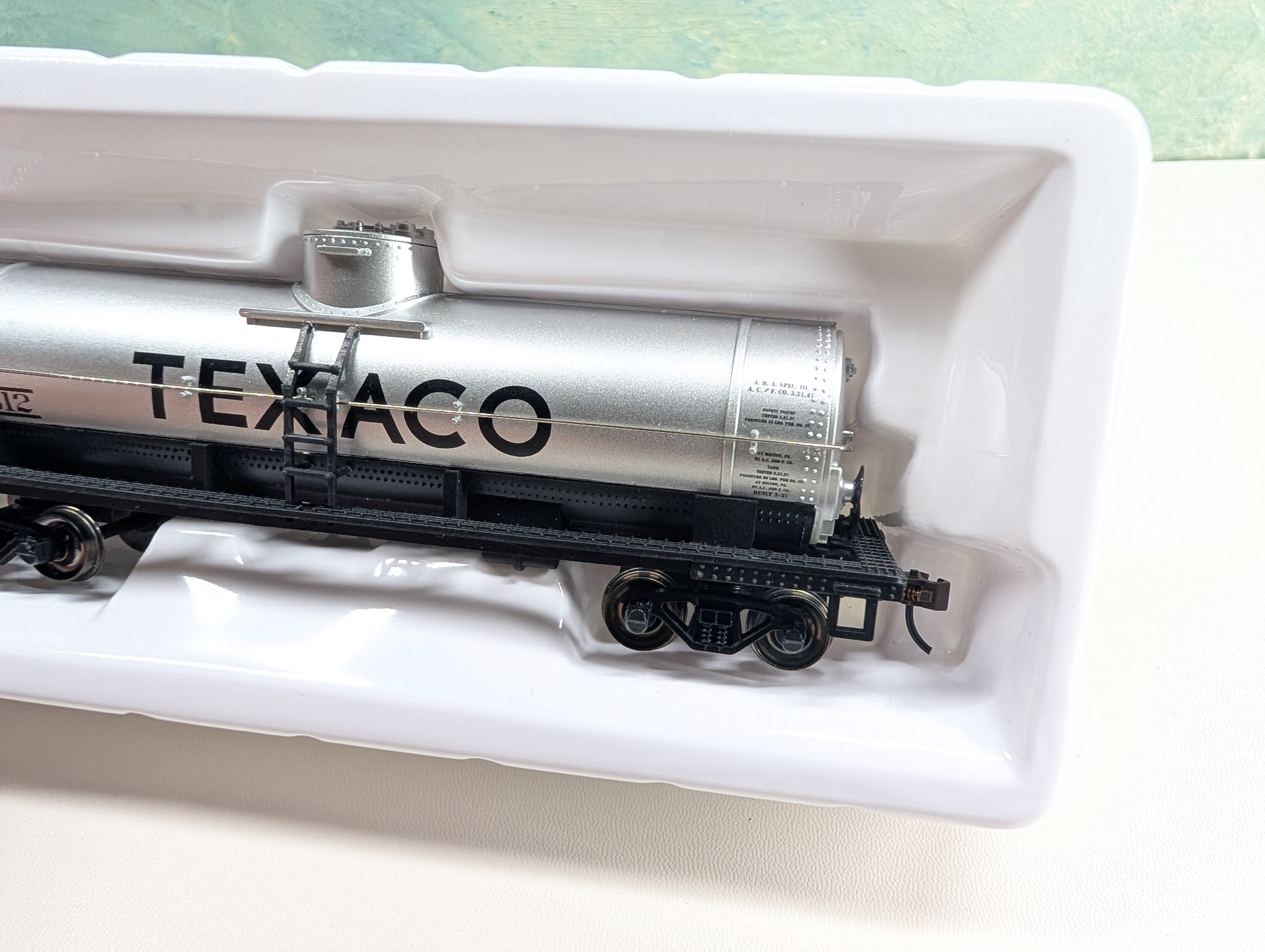 USED Bachmann 17828 HO Scale 40' Single Dome Tank Car Texaco TCX #6312 Metal Wheels