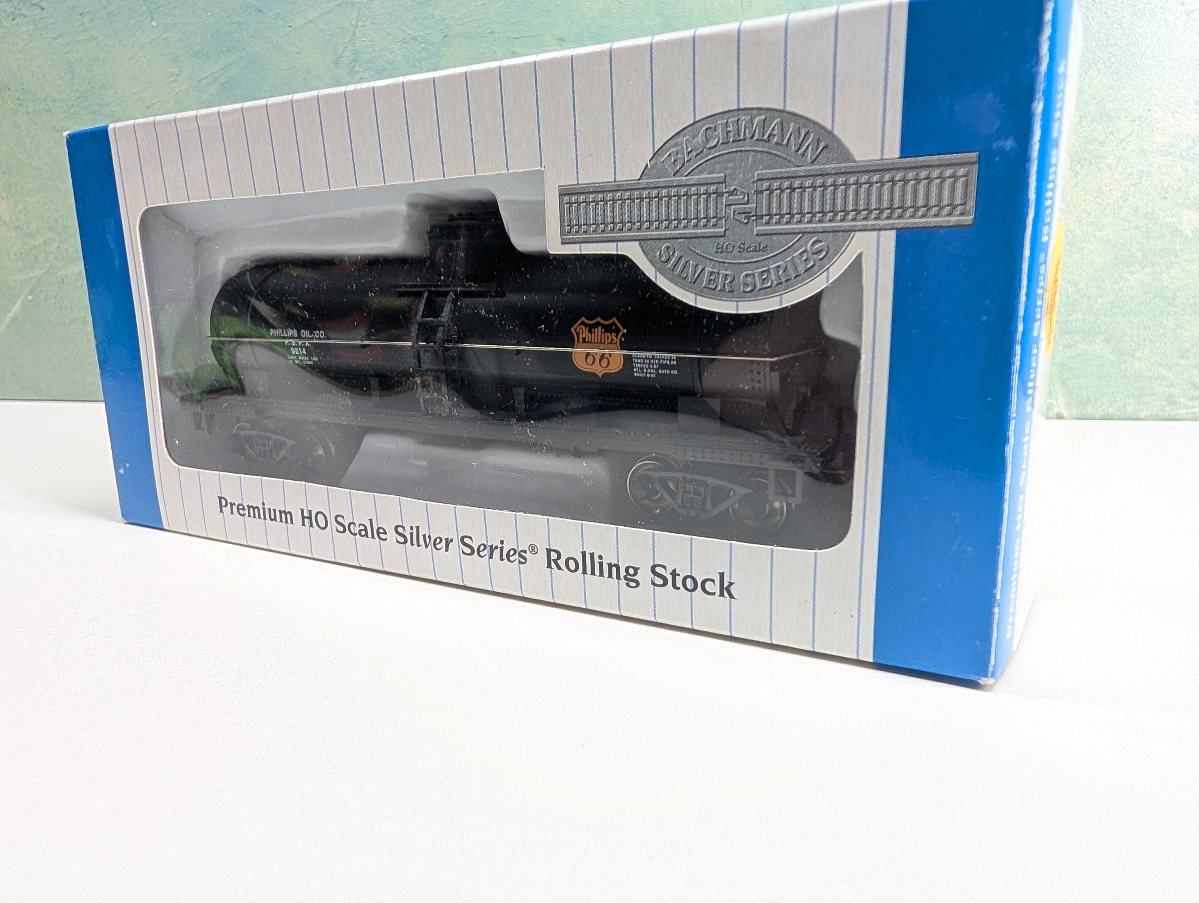 USED Bachmann 17840 HO Scale 40' Single Dome Tank Car Phillips 66 PSPX #9214 Metal Wheels