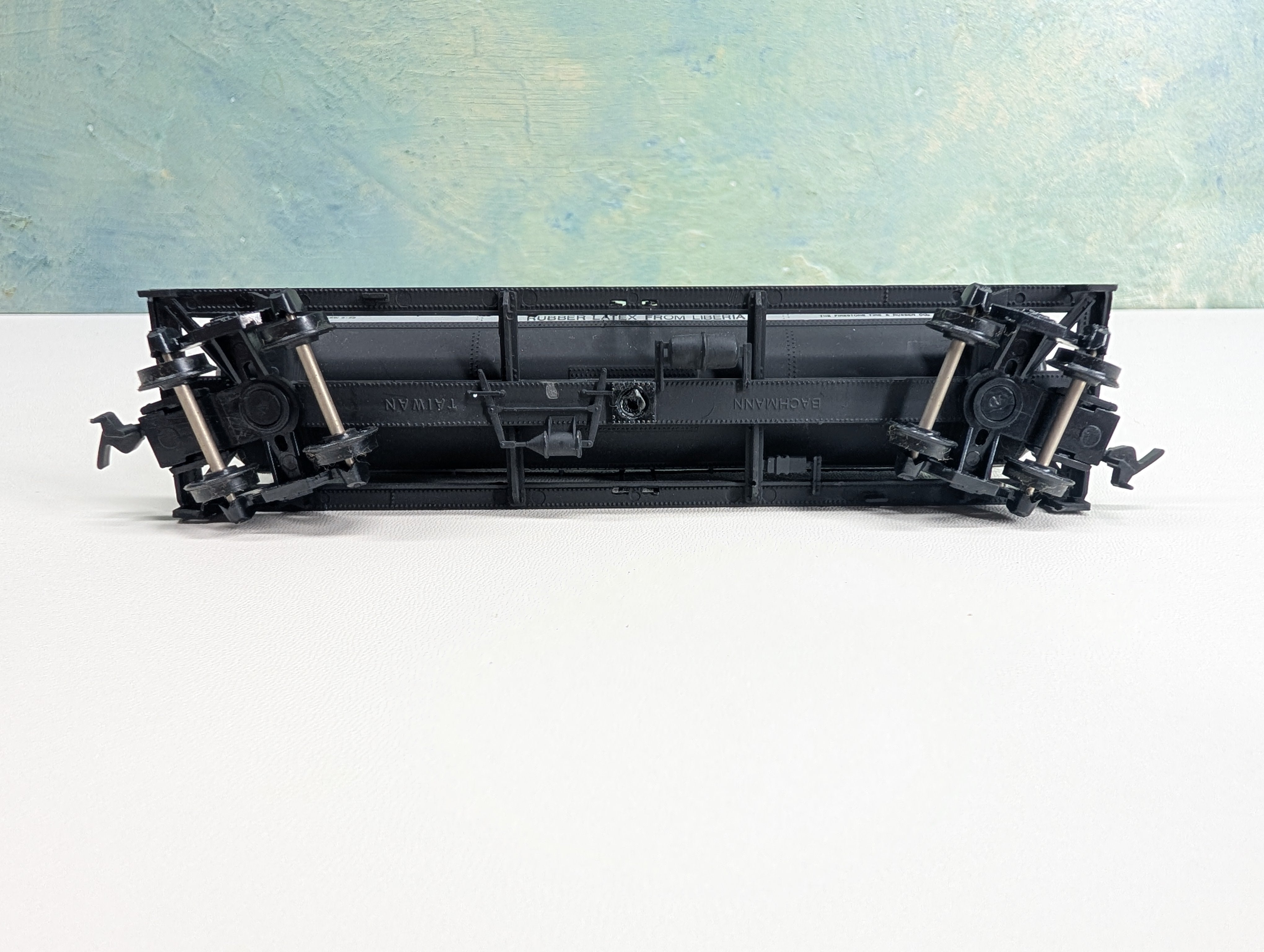 USED Bachmann HO Scale Triple Dome Tank Car Firestone GATX #30926