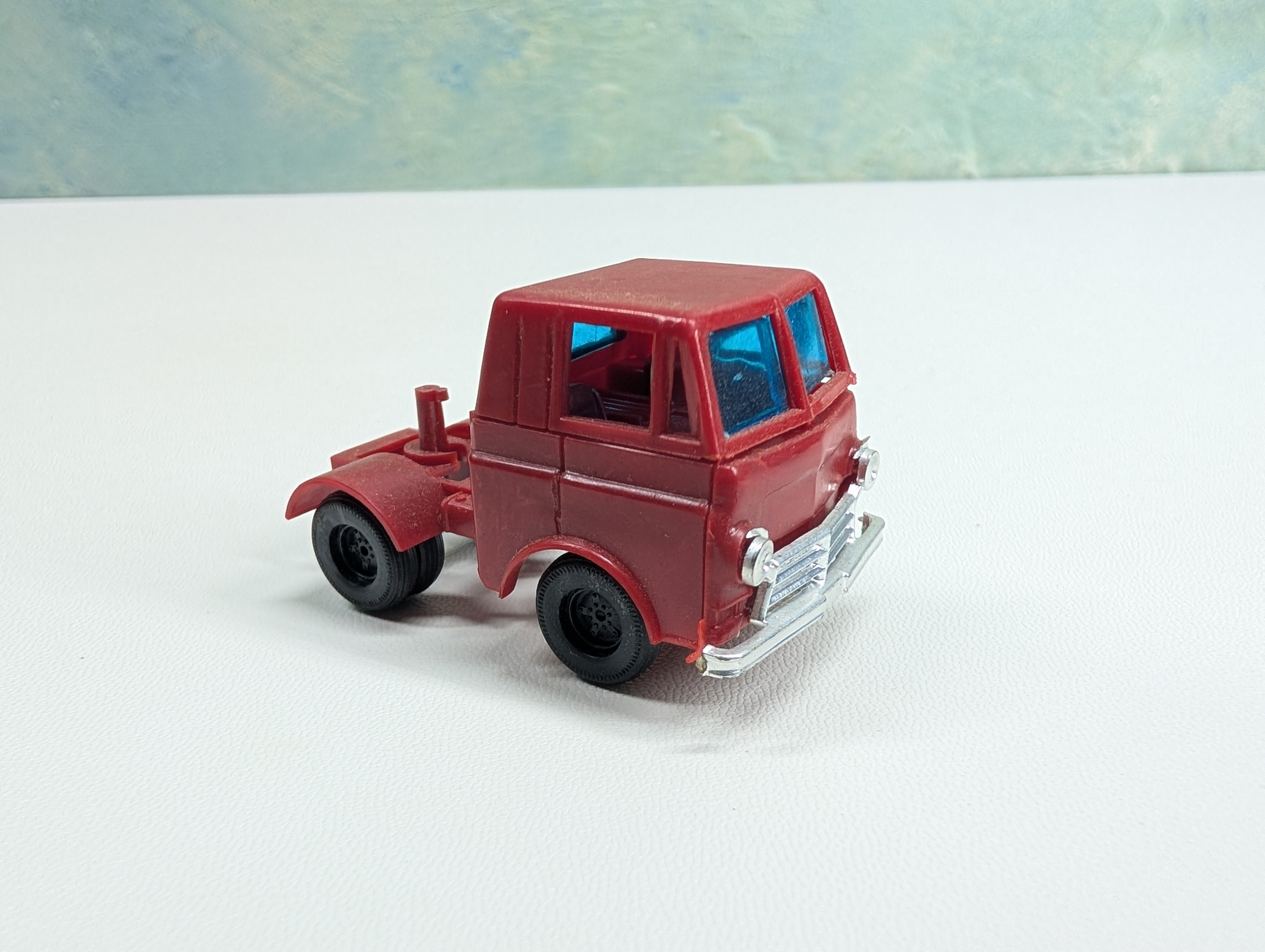 USED Tyco HO Scale Red Tractor Truck