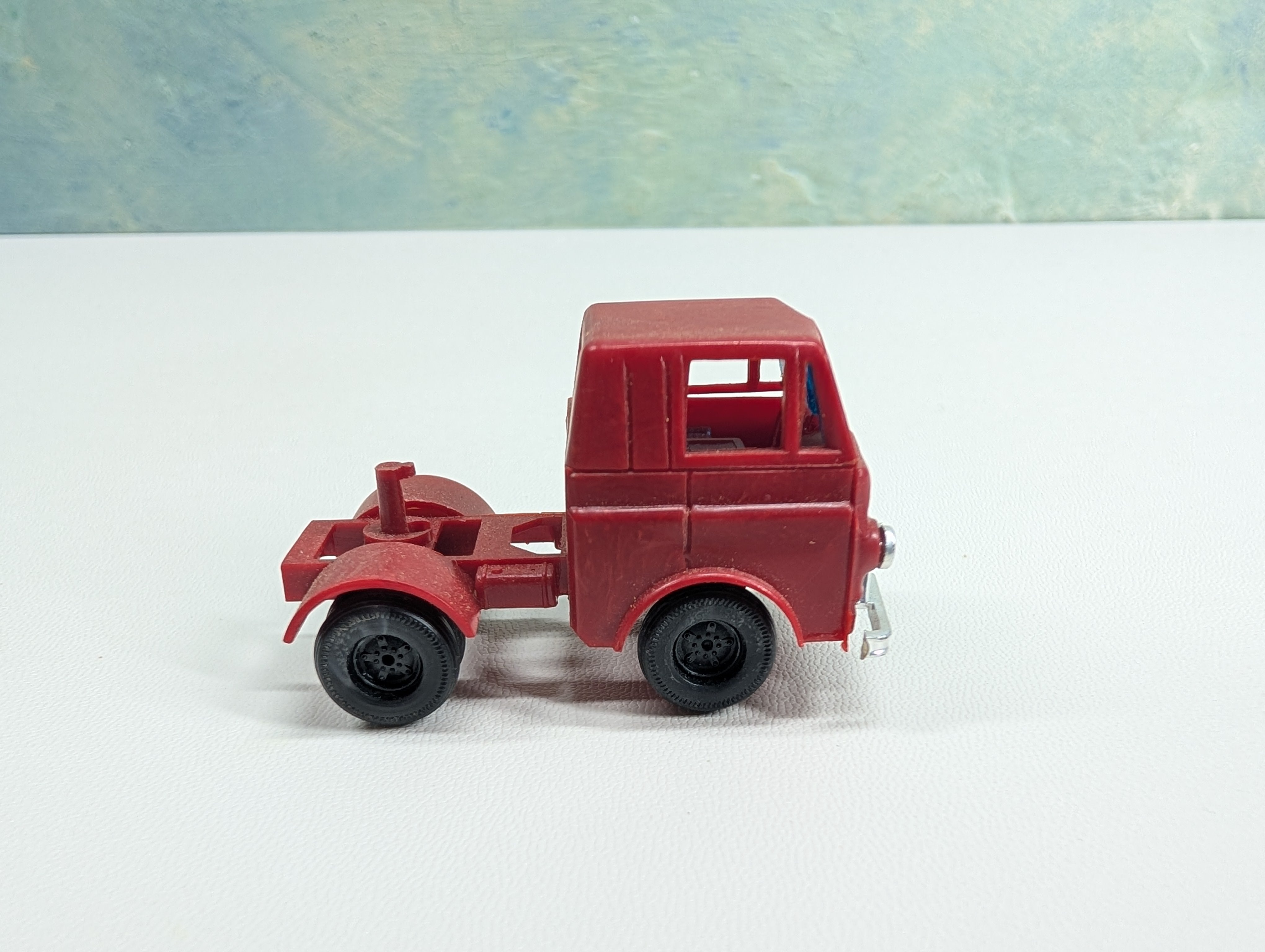 USED Tyco HO Scale Red Tractor Truck