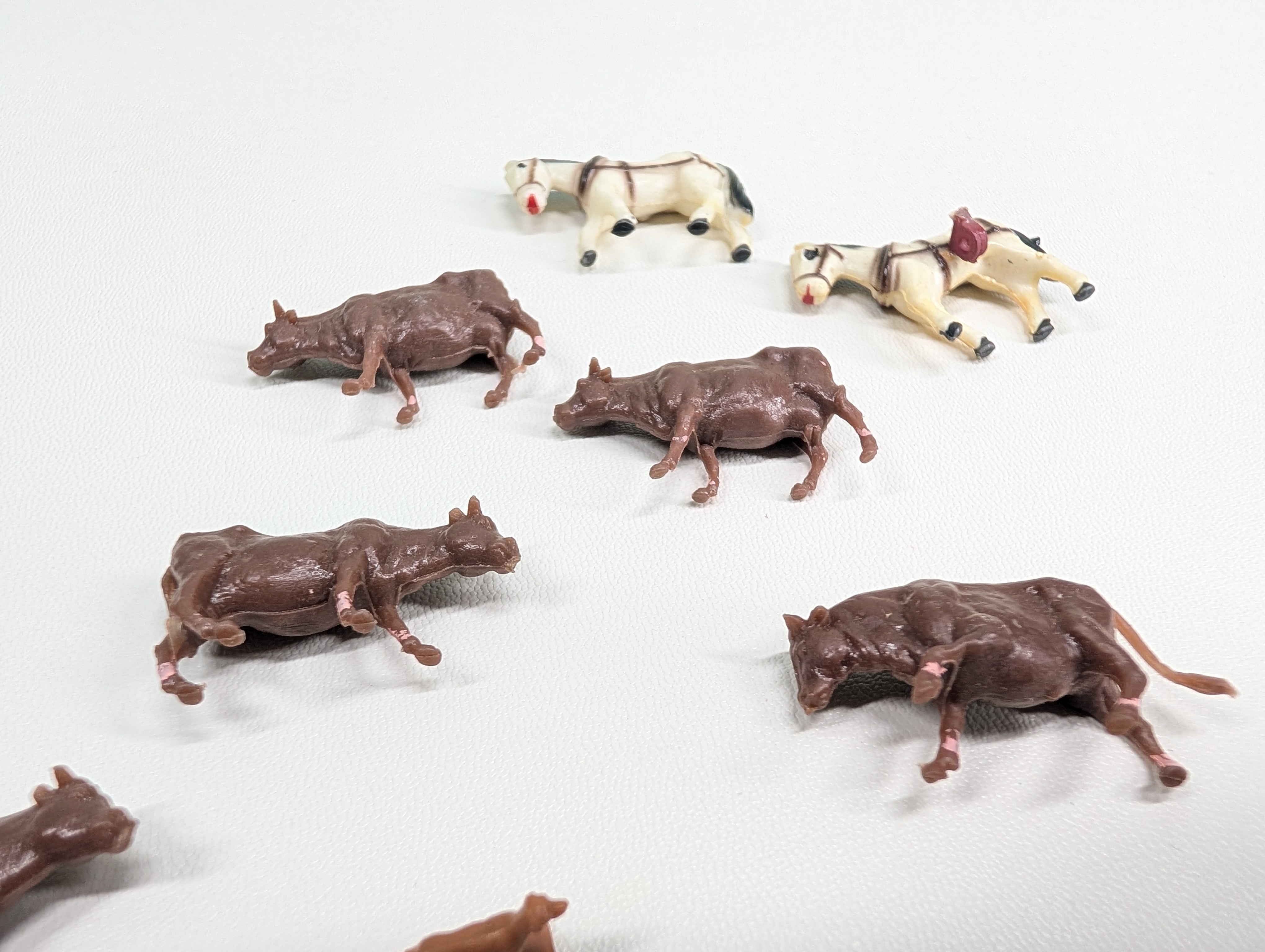 USED HO Scale Lot of Barn Yard Animals and other Animals