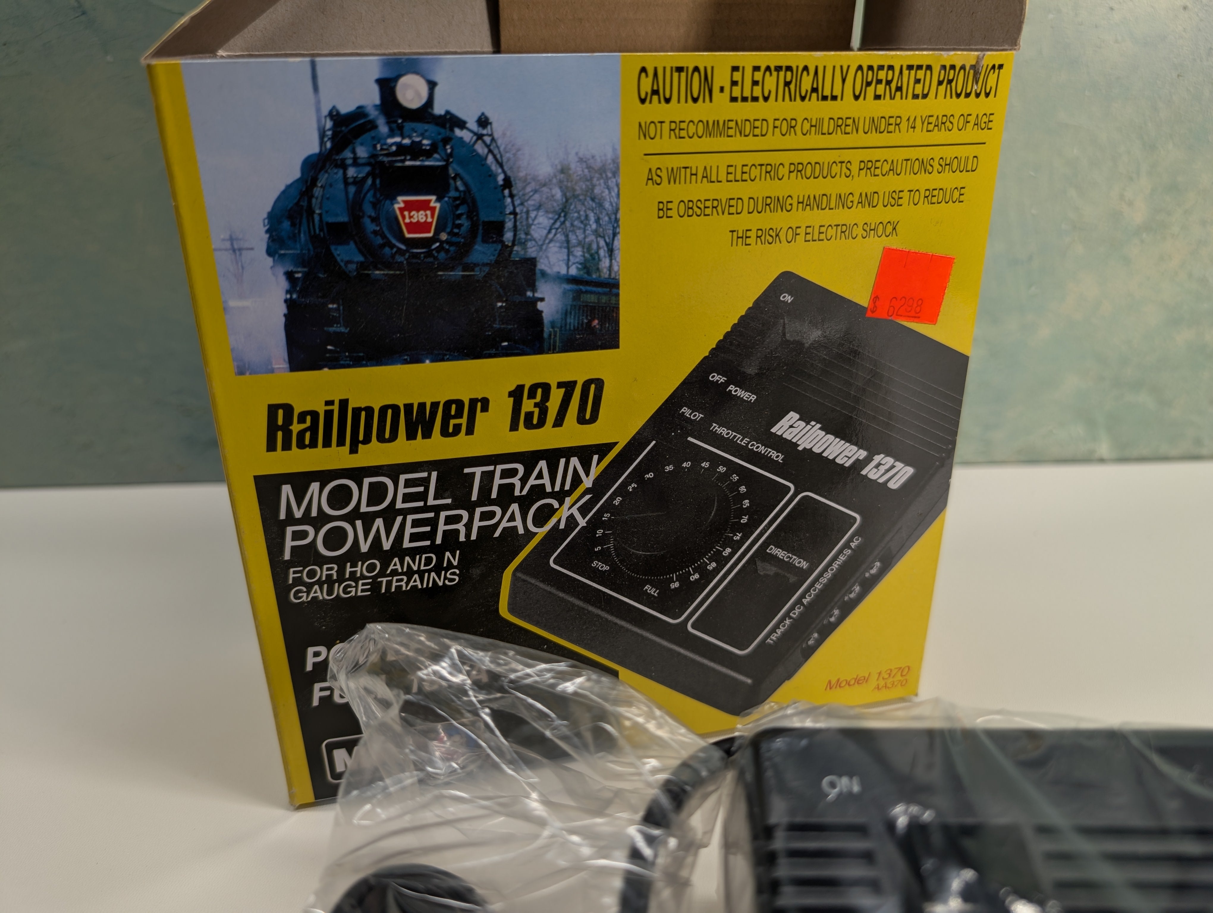 MRC MULTI Scale HO & N Railpower 1370 Model Train Powerpack Transformer 18 VA Tested!