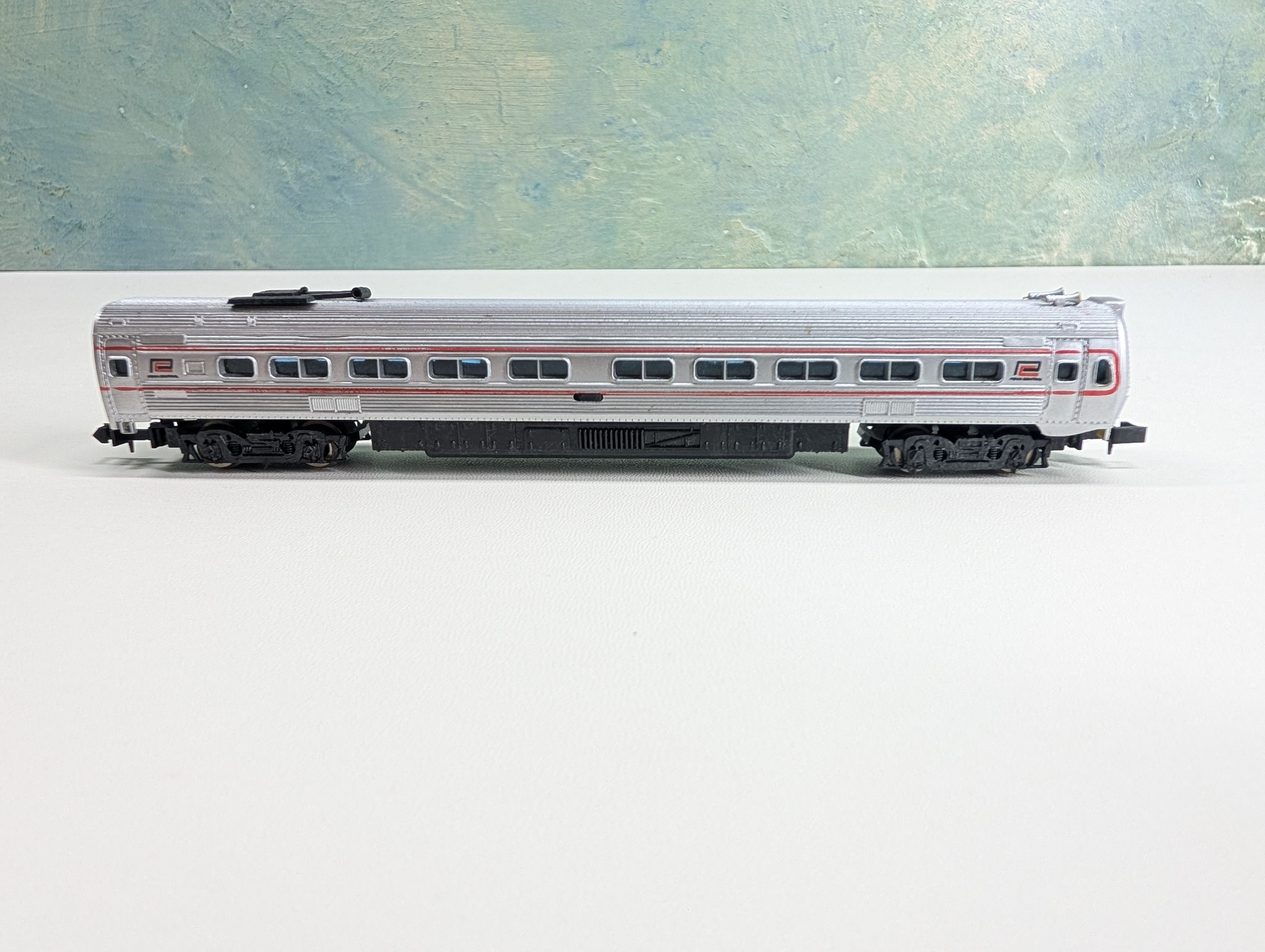 USED Bachmann N Scale Metroliner Coach Dummy Penn Central