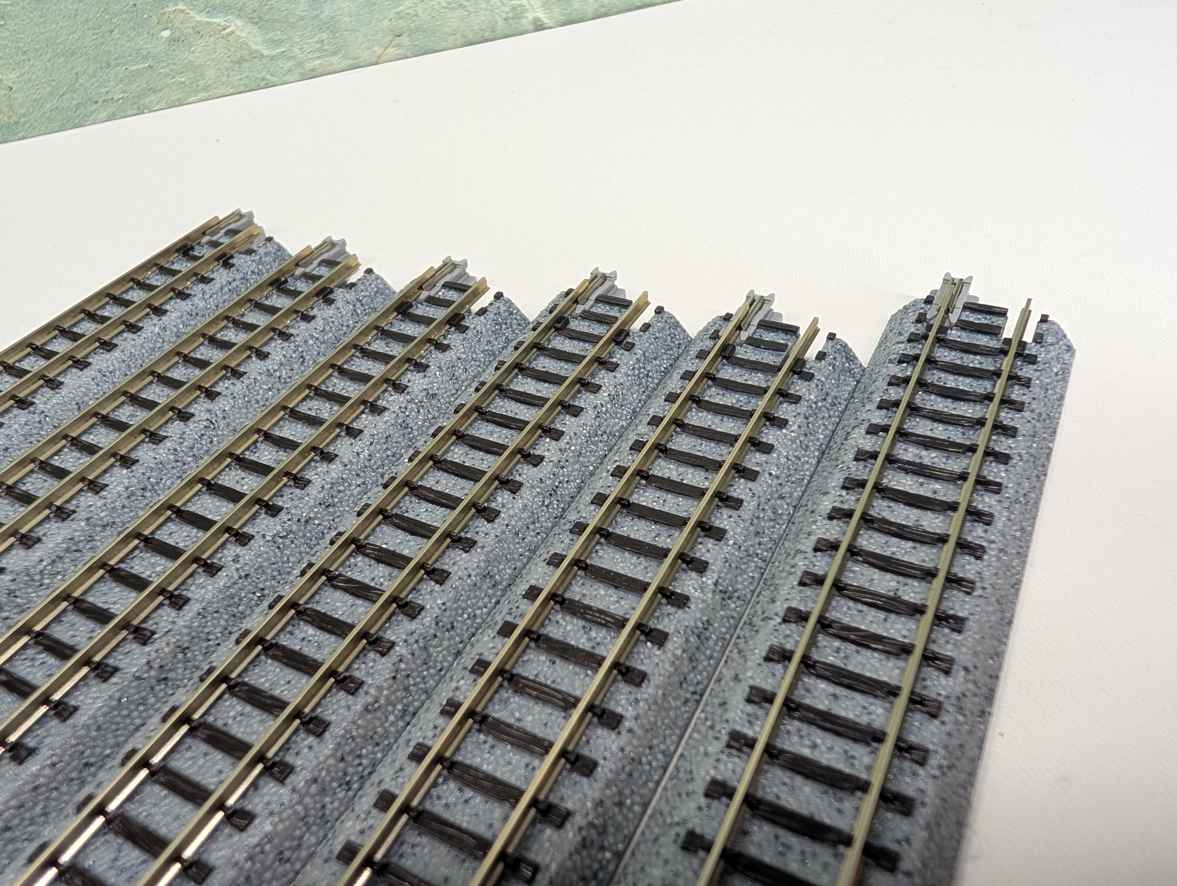 USED Kato 20-000 N Scale Unitrack 9 3/4" Straight Track Code 80 (6 pcs)