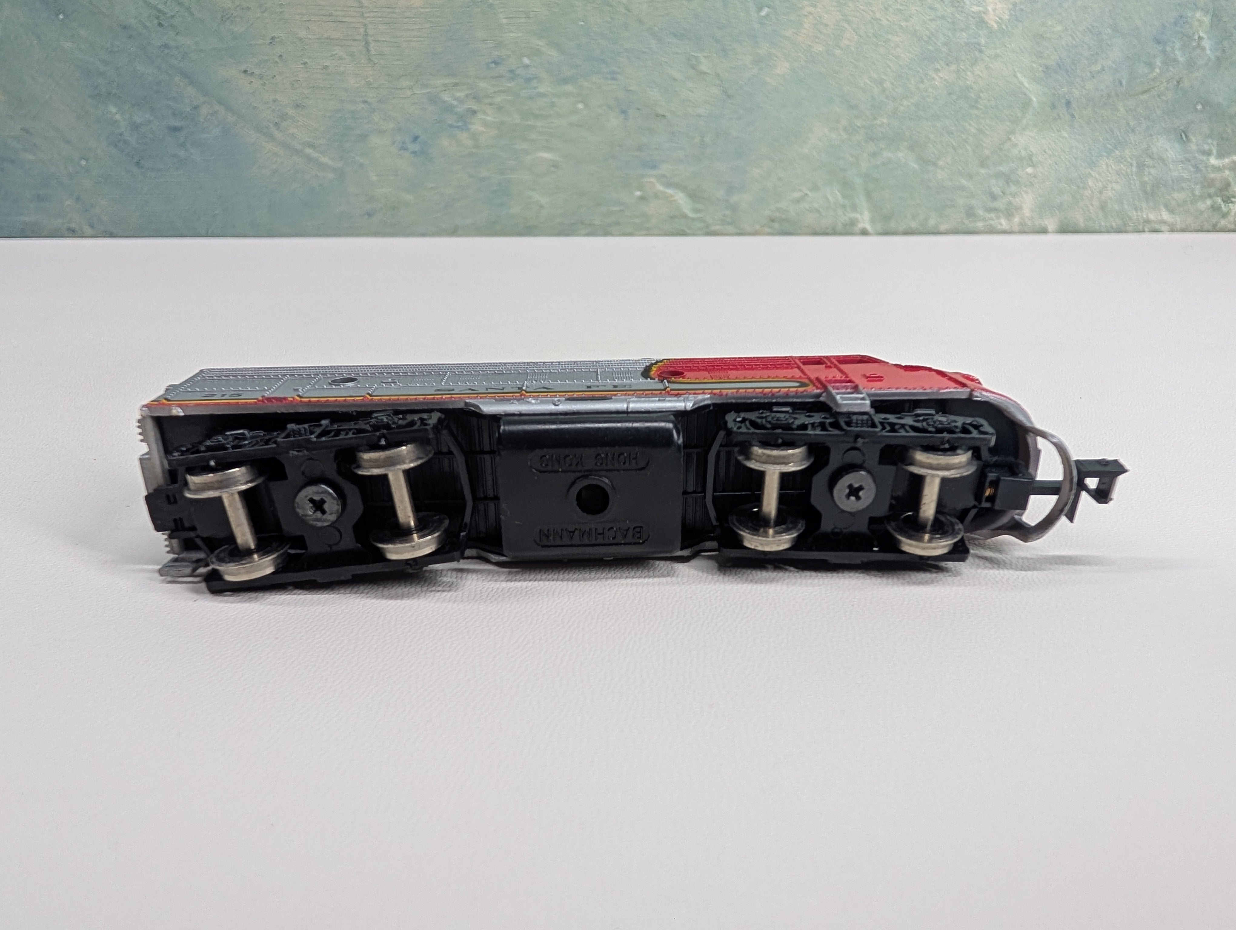USED Bachmann N Scale Unpowered Diesel Locomotive Santa Fe #215