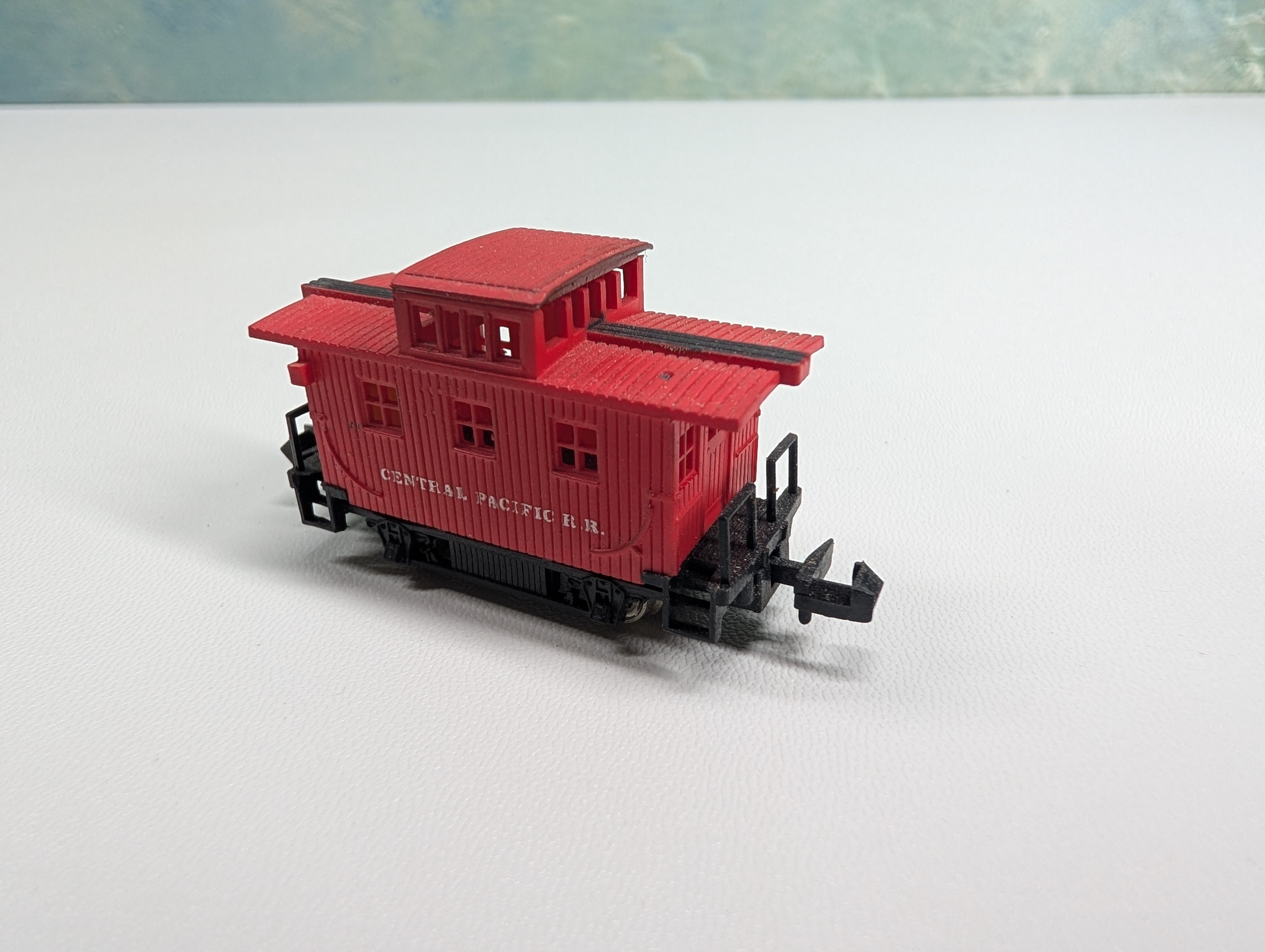 USED Bachmann N Scale Bobber Caboose Central Pacific