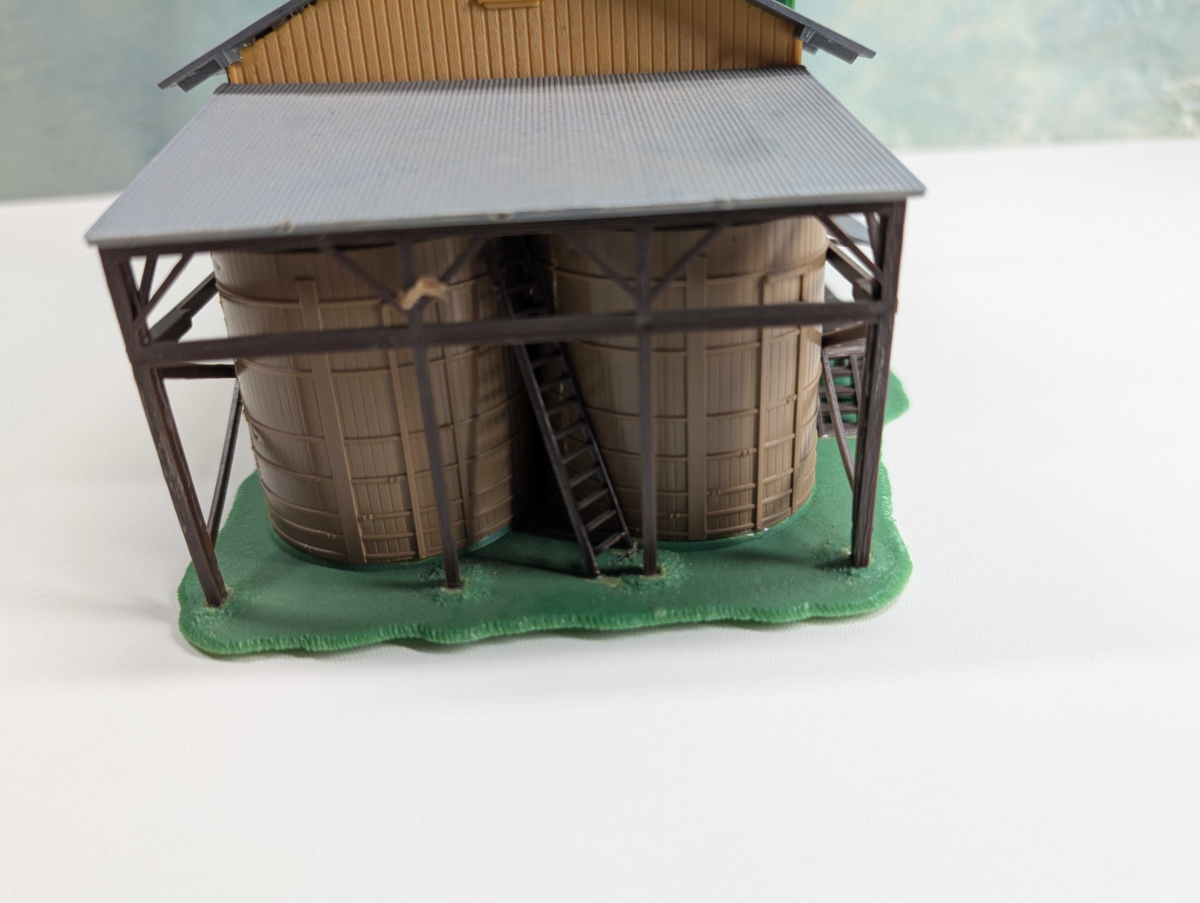 USED HO Scale Crown Pickle Works, Factory