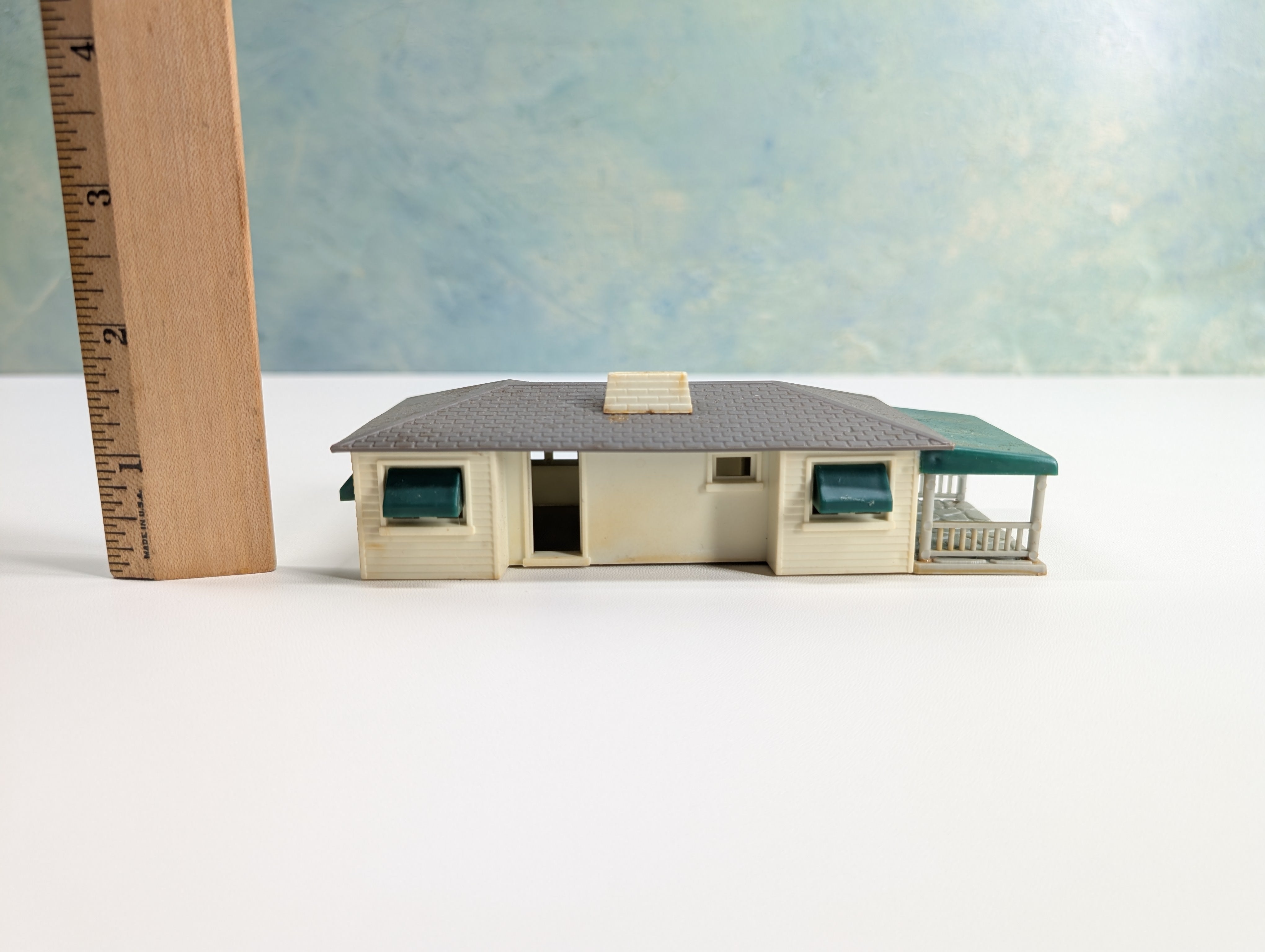 USED Bachmann Plasticville HO Scale Small Ranch House