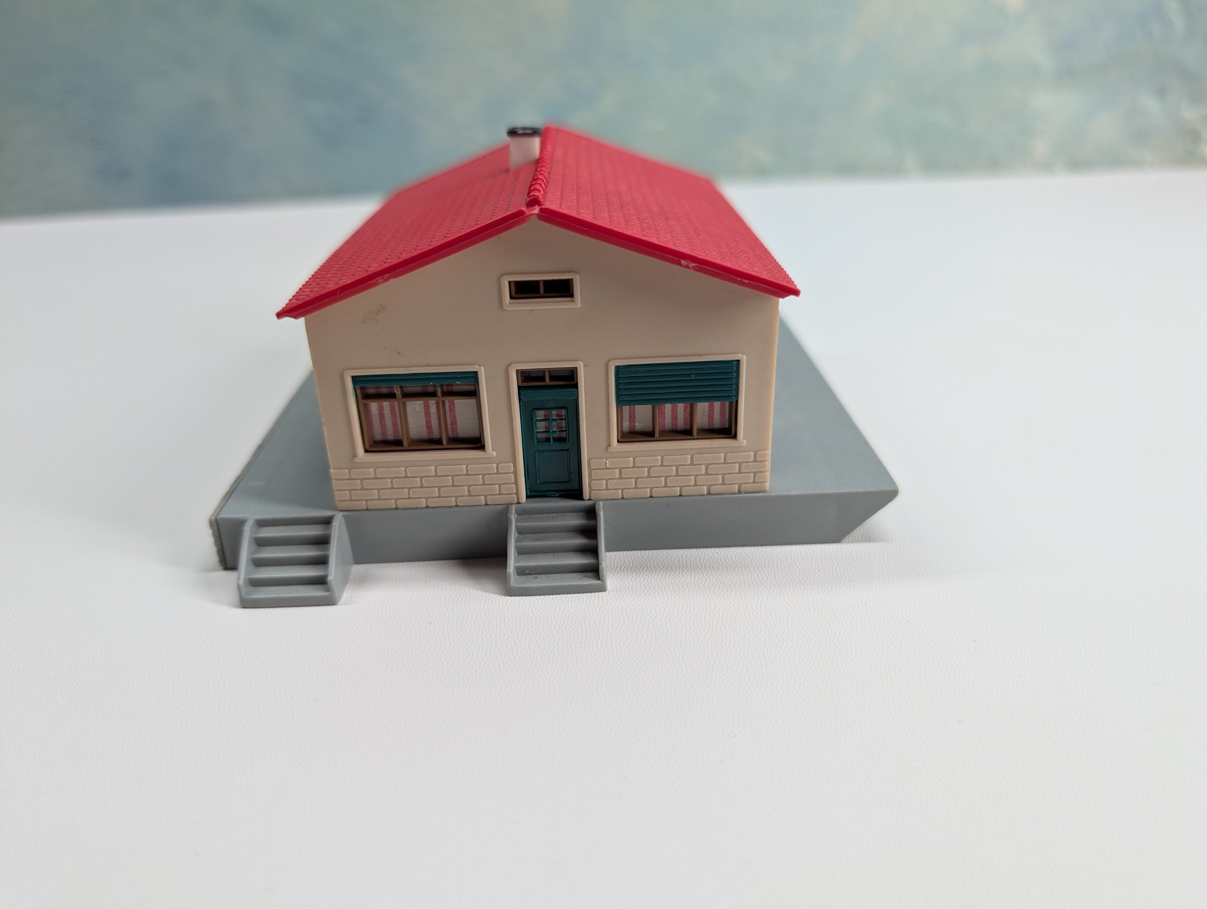 USED Hoffman 514 HO Scale German Freight Station