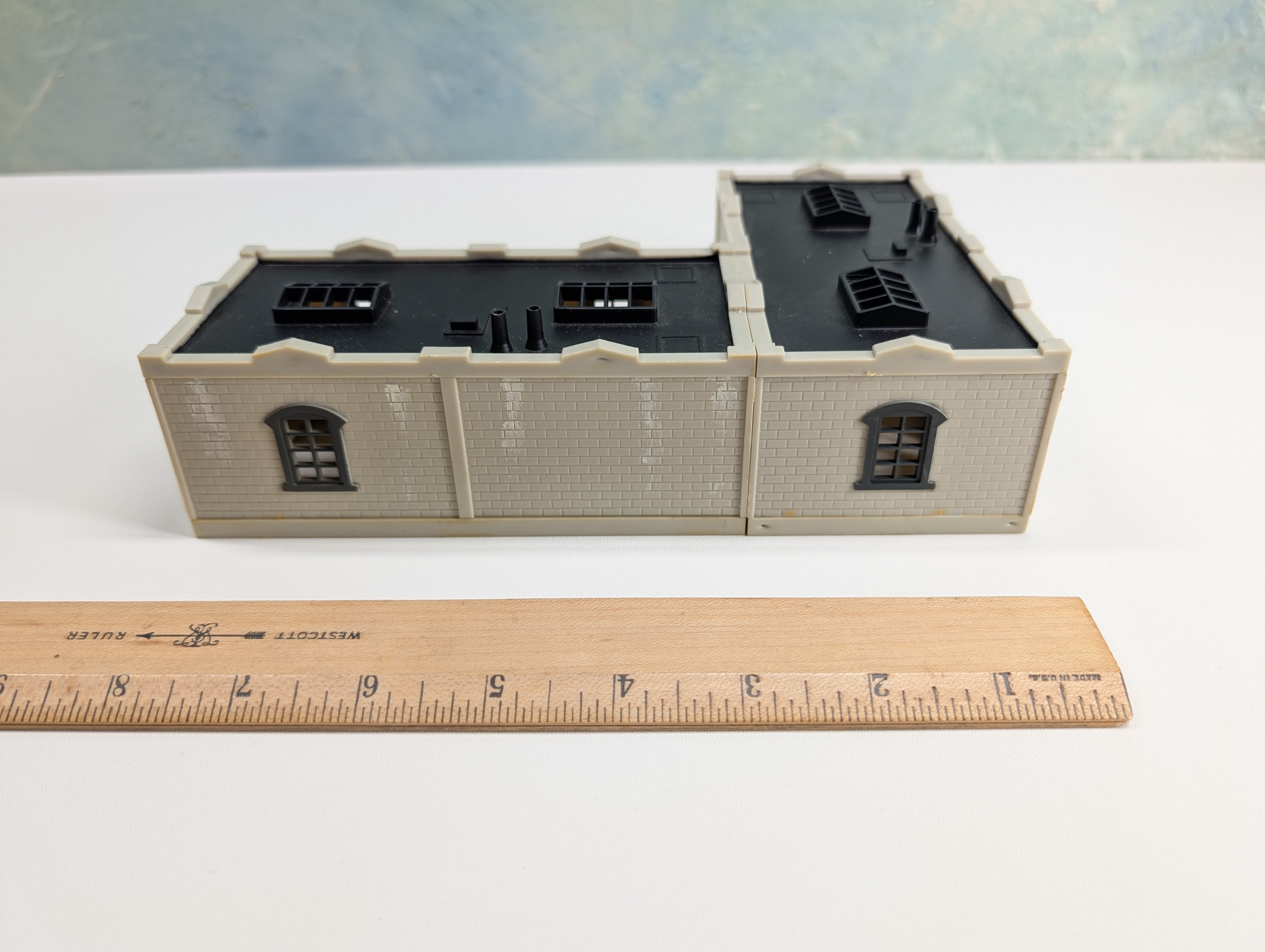 USED HO Scale Shipping & Receiving Buidling, Warehouse