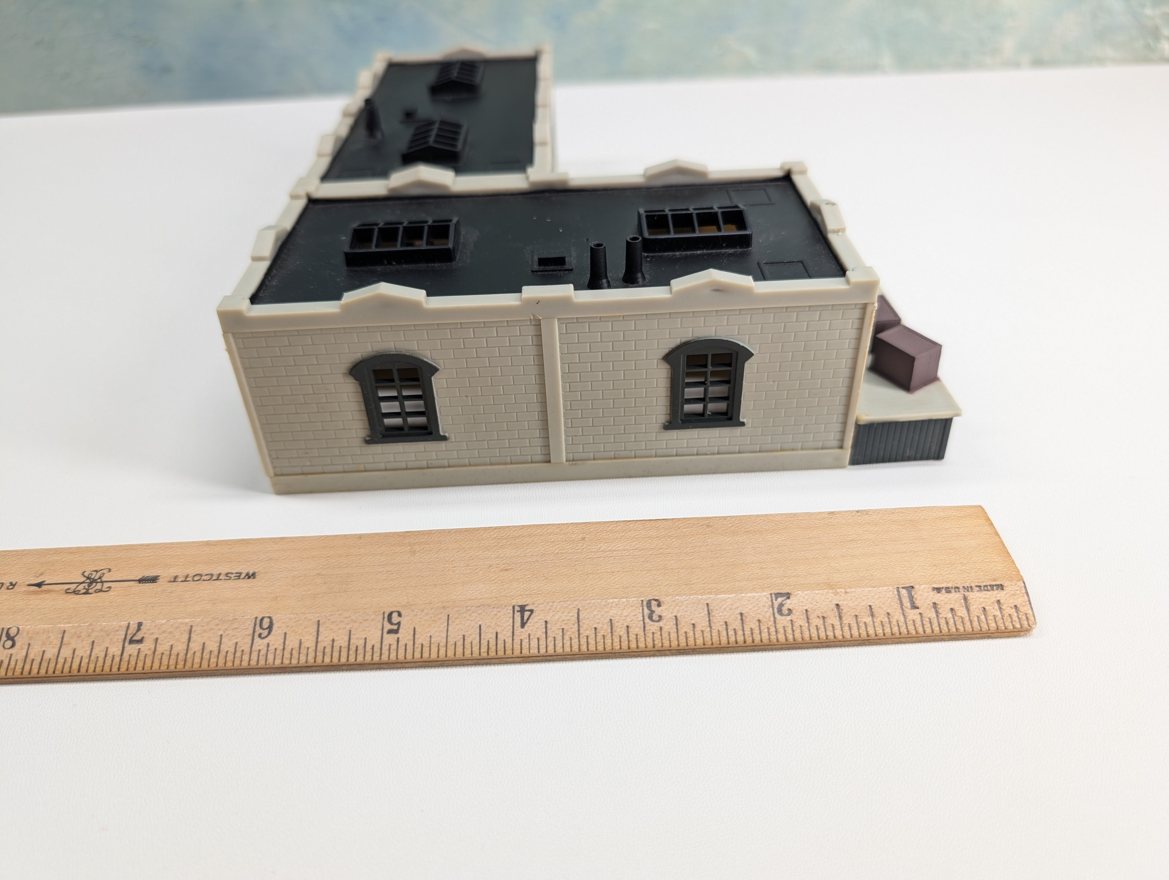 USED HO Scale Shipping & Receiving Buidling, Warehouse