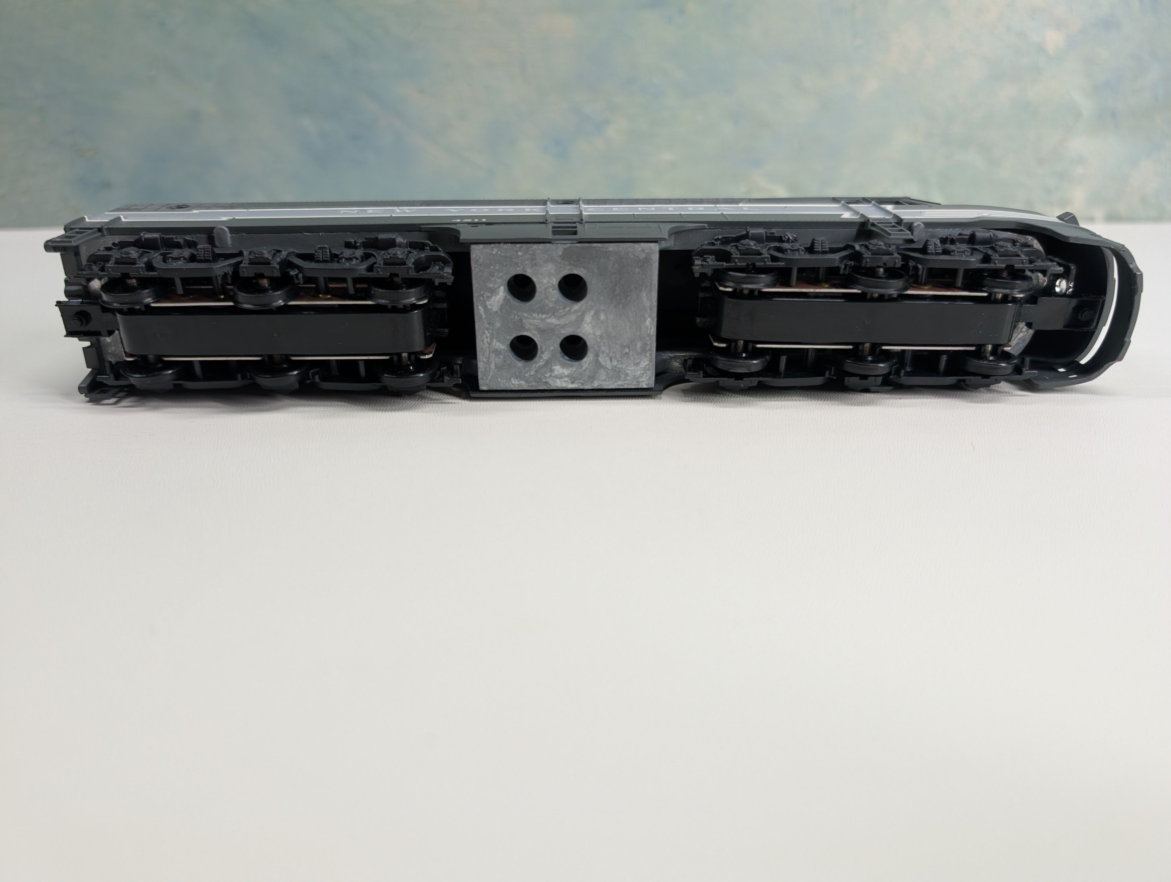 USED Athearn 3323 HO Scale PA-1 Dummy Diesel Locomotive New York Central #4211
