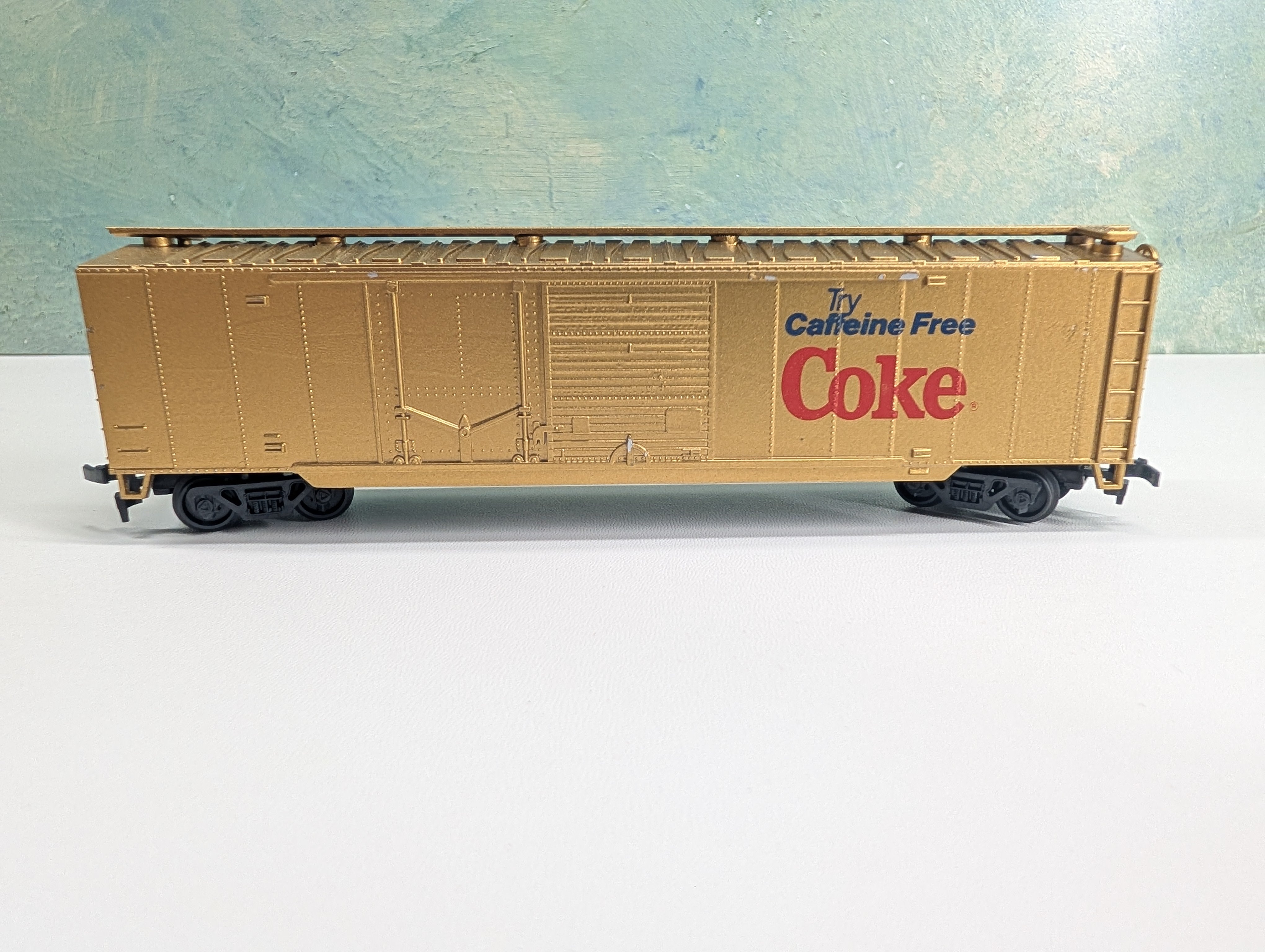 USED Model Power HO Scale 50' Billboard Box Car Coke Caffeine Free, Gold Coca-Cola RARE