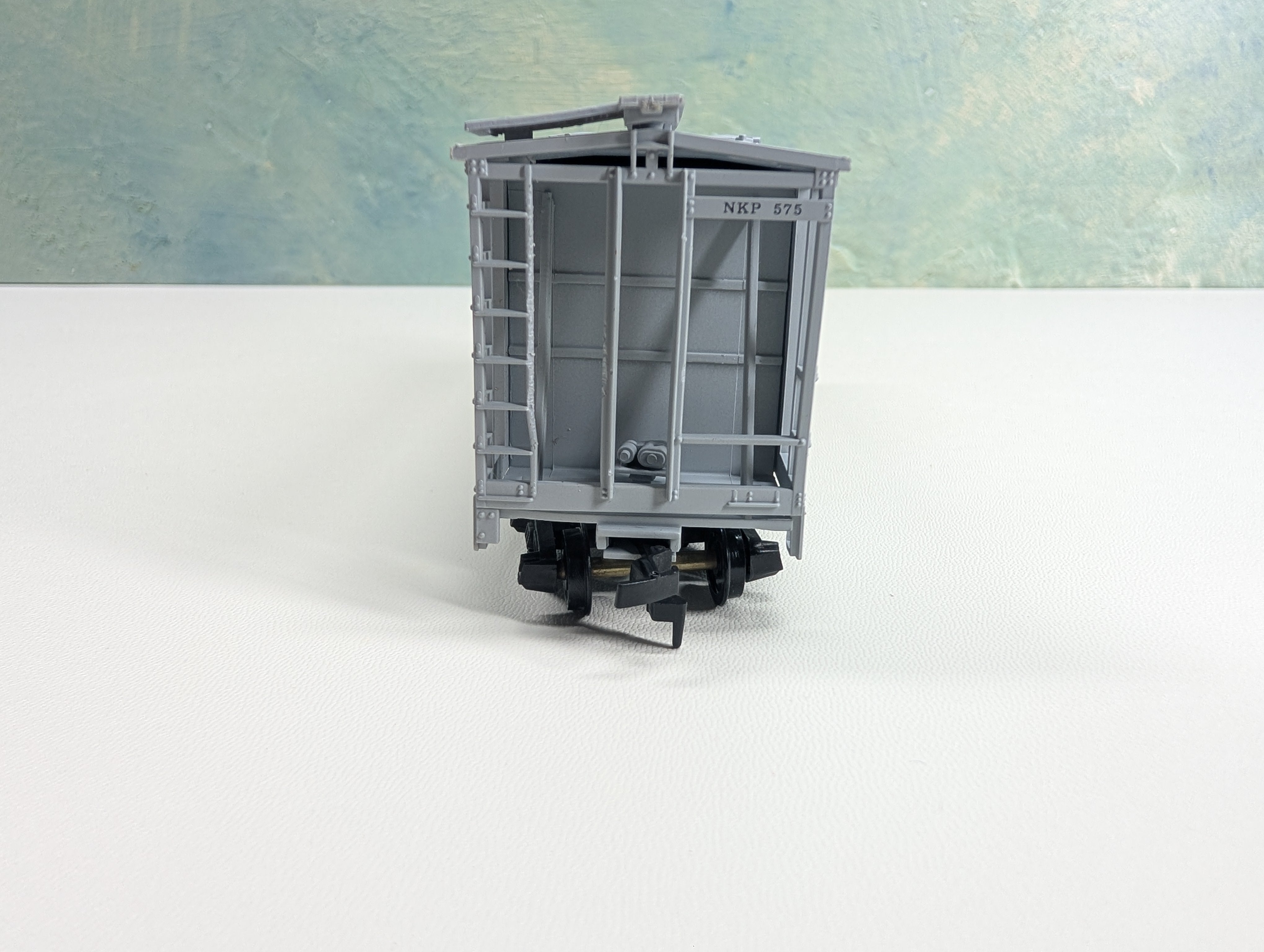 USED Walthers HO Scale Airslide Covered Hopper Nickel Plate Road NKP #575