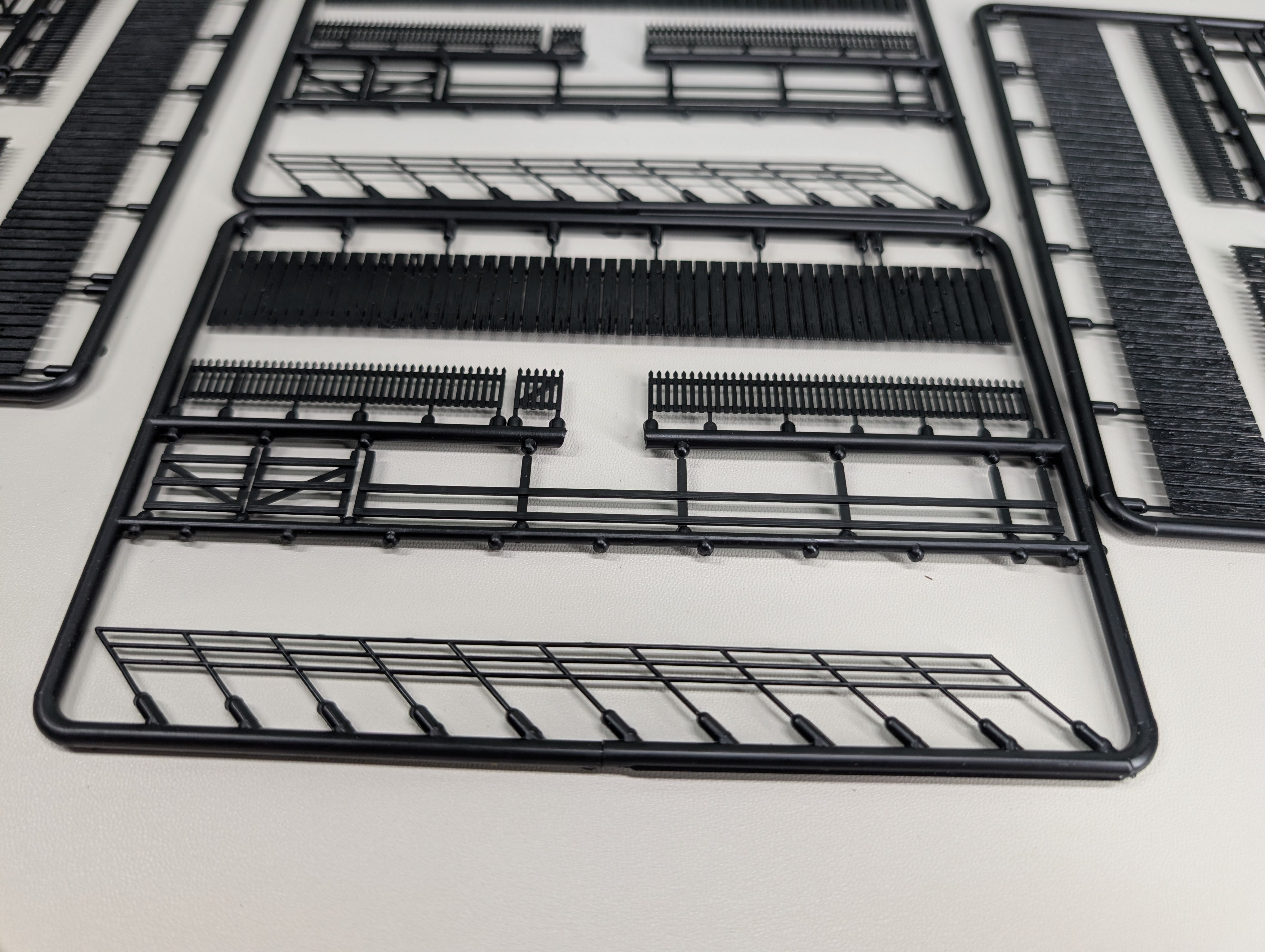 USED Central Valley 1601 HO Scale Styrene Fencing