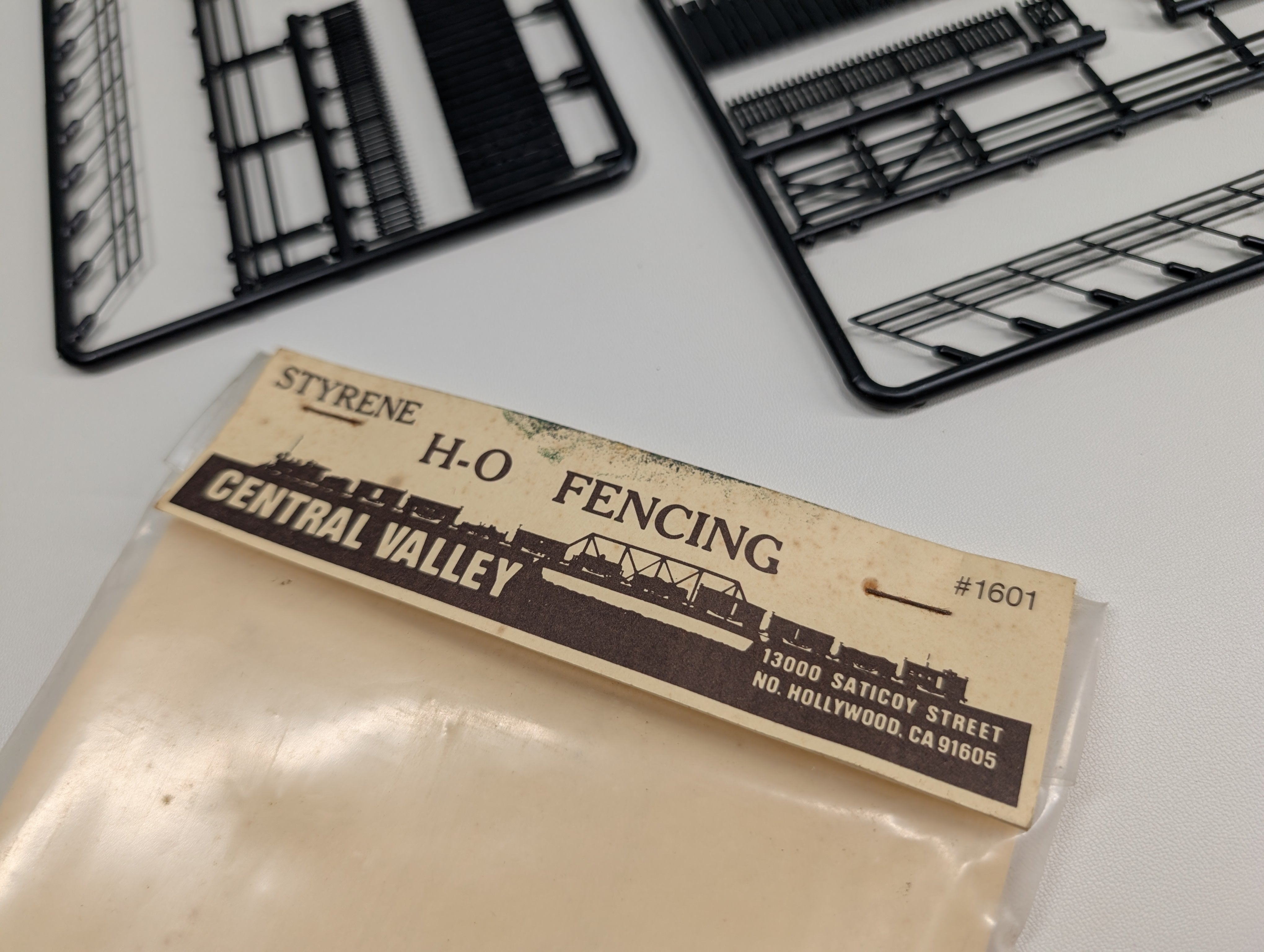 USED Central Valley 1601 HO Scale Styrene Fencing