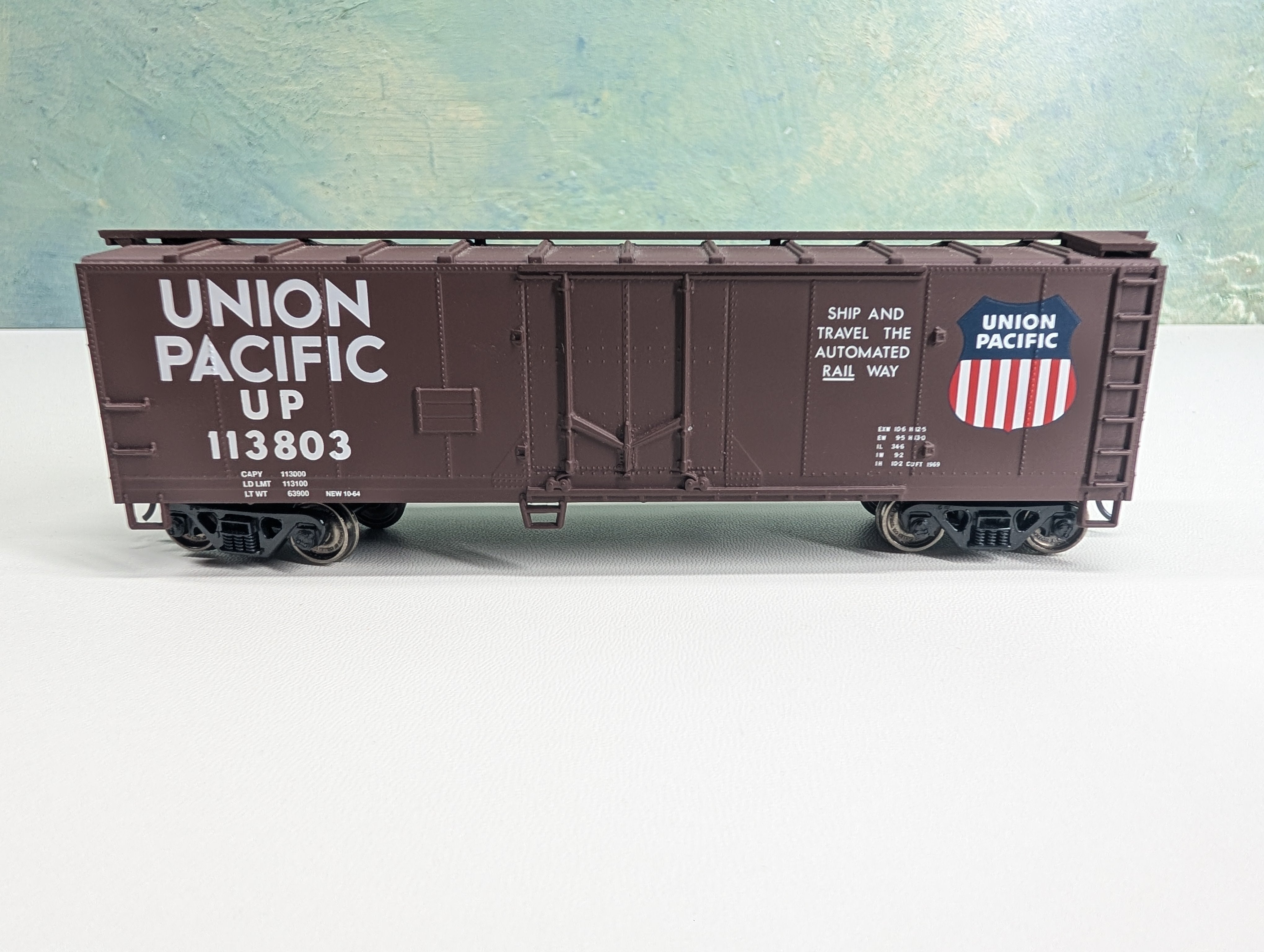 USED Walthers HO Scale 40' Box Car Union Pacific UP #113803 Metal Wheels, Heavy
