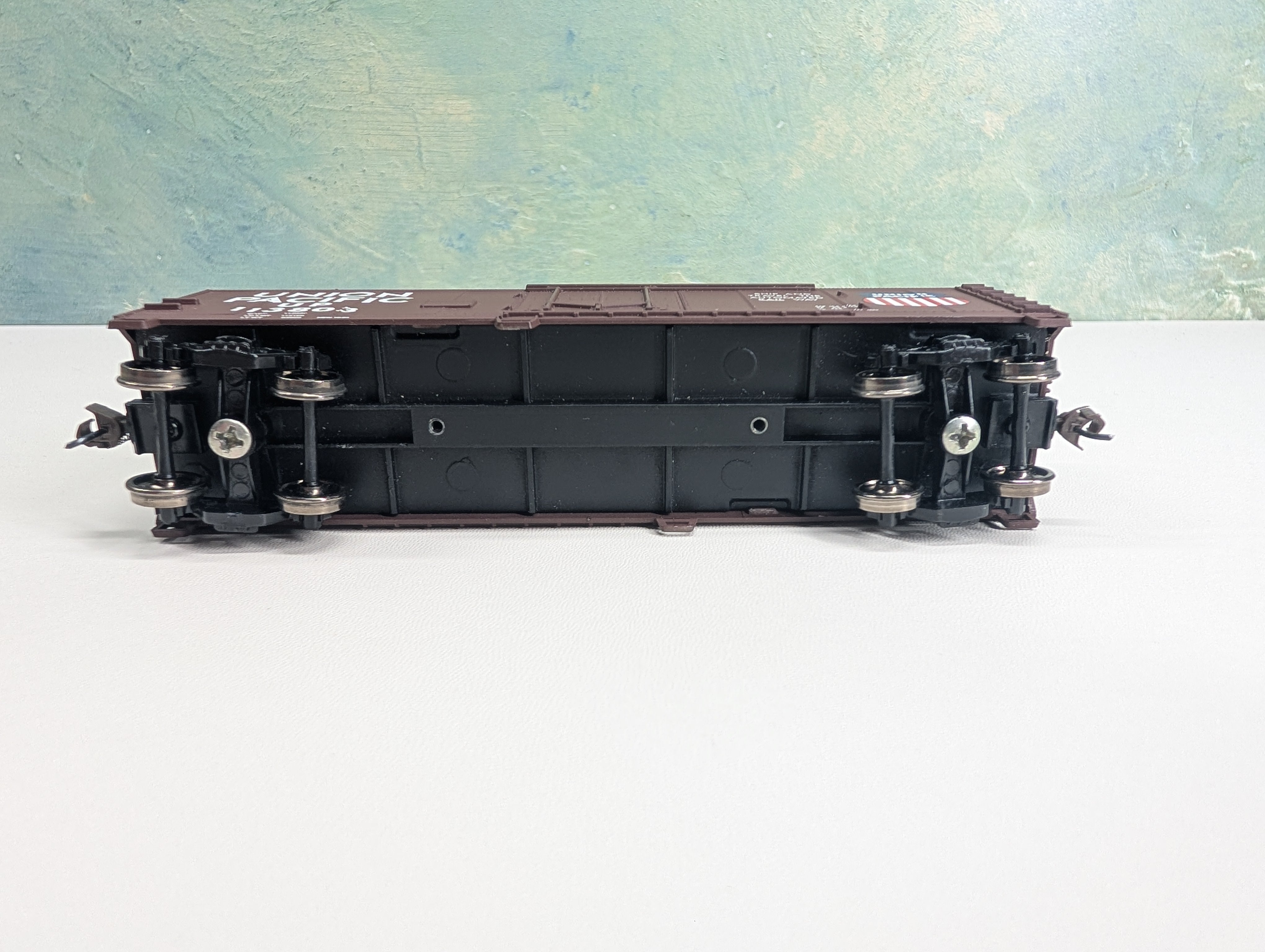 USED Walthers HO Scale 40' Box Car Union Pacific UP #113803 Metal Wheels, Heavy