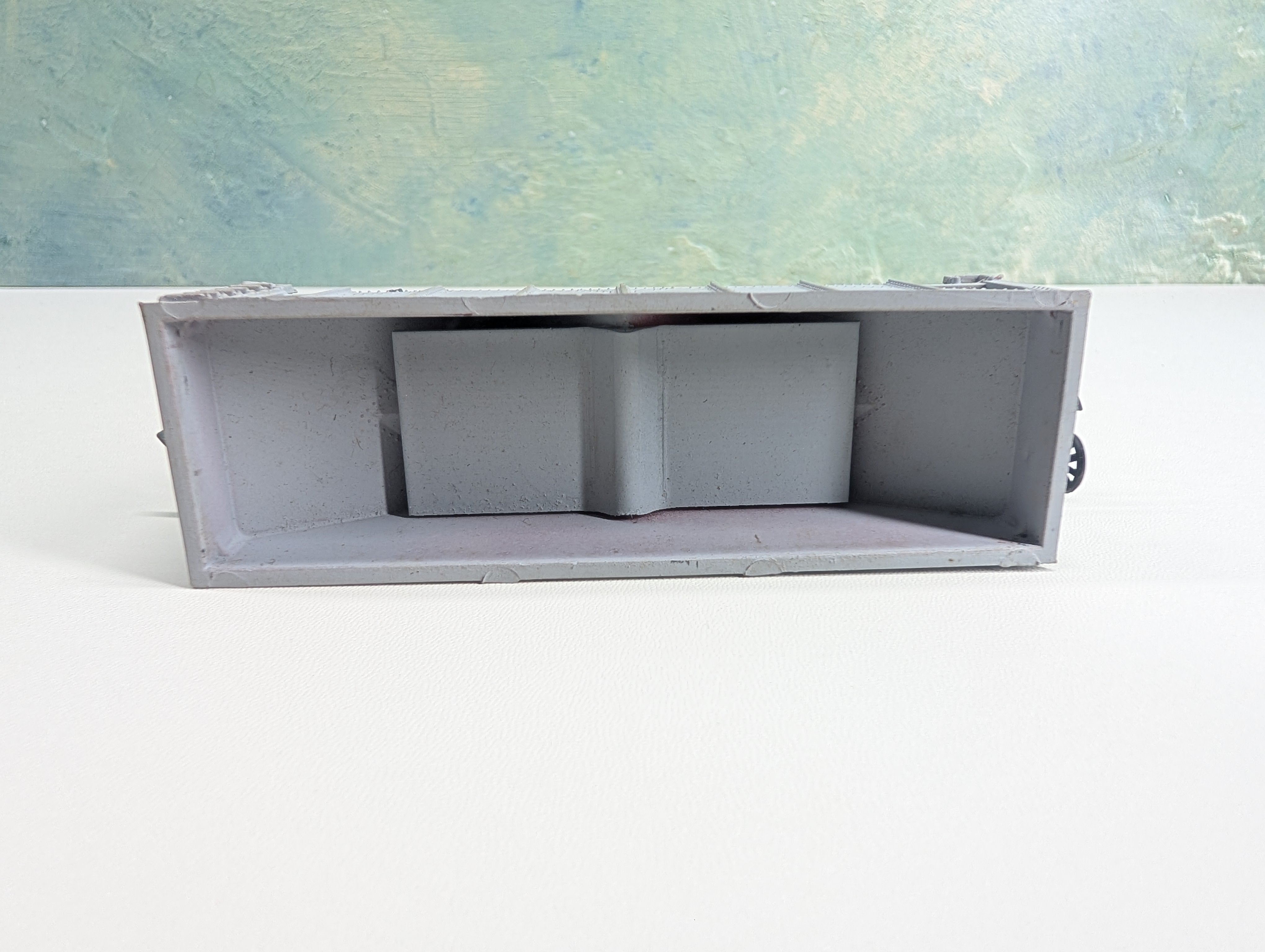 USED Life-Like HO Scale 2 Bay Hopper Gray Undecorated