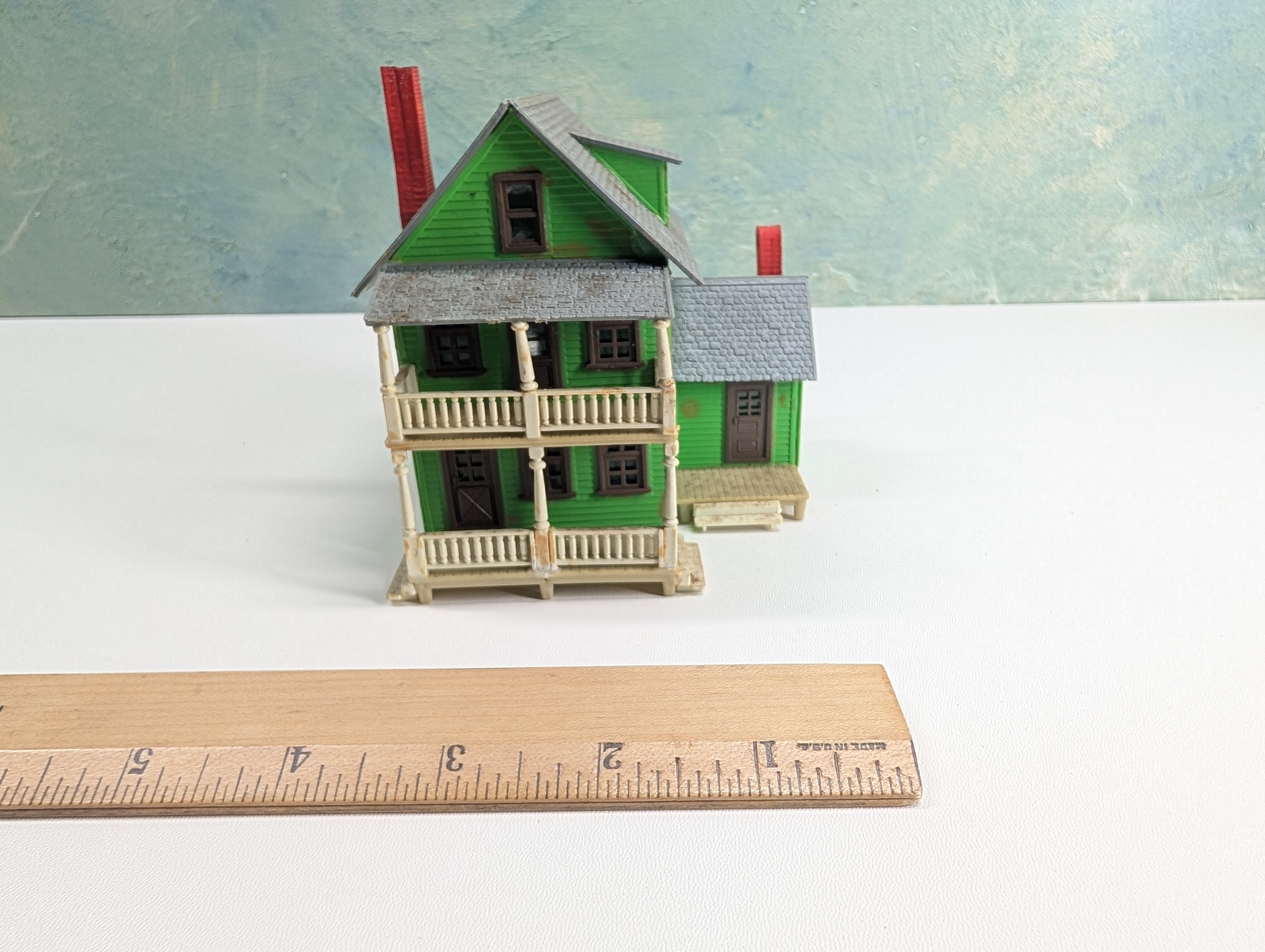 USED Tyco HO Scale Green Farmhouse