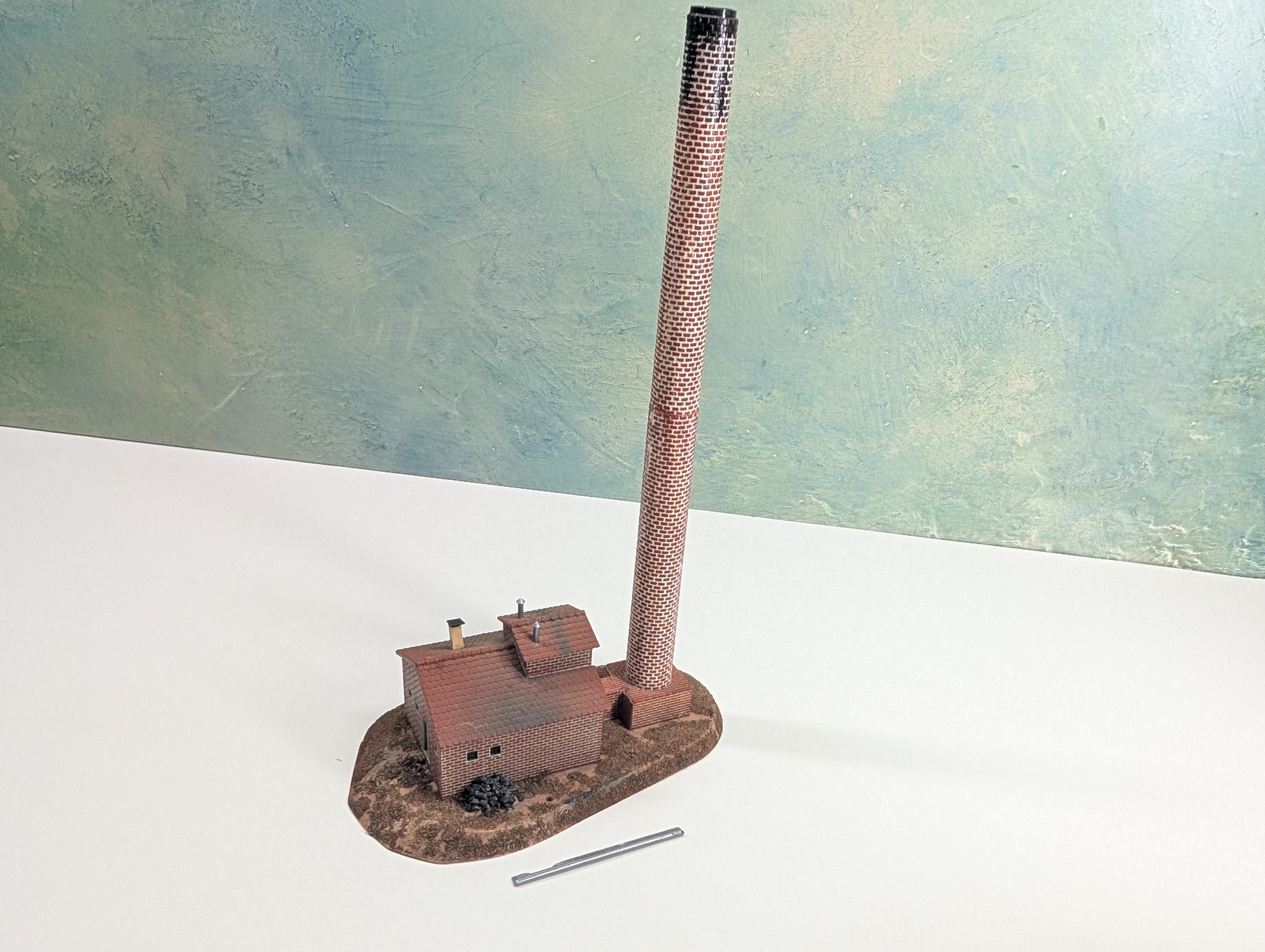 USED Vollmer 551 HO Scale Industrial Smokestack, Chimney, Brick, Industry